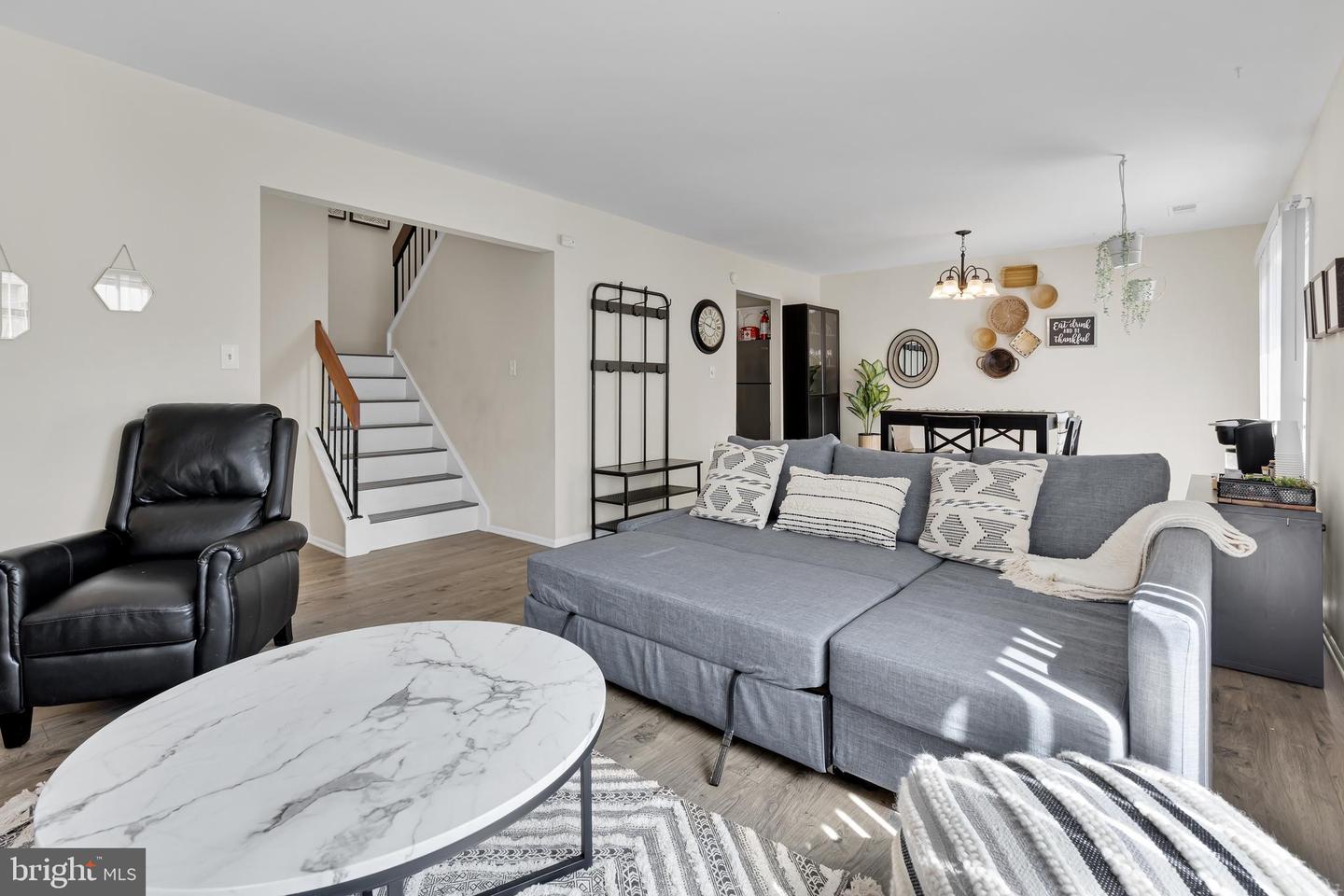8608 VILLAGE SQ #15/8608, ALEXANDRIA, Virginia 22309, 3 Bedrooms Bedrooms, ,2 BathroomsBathrooms,Residential,For sale,8608 VILLAGE SQ #15/8608,VAFX2263274 MLS # VAFX2263274