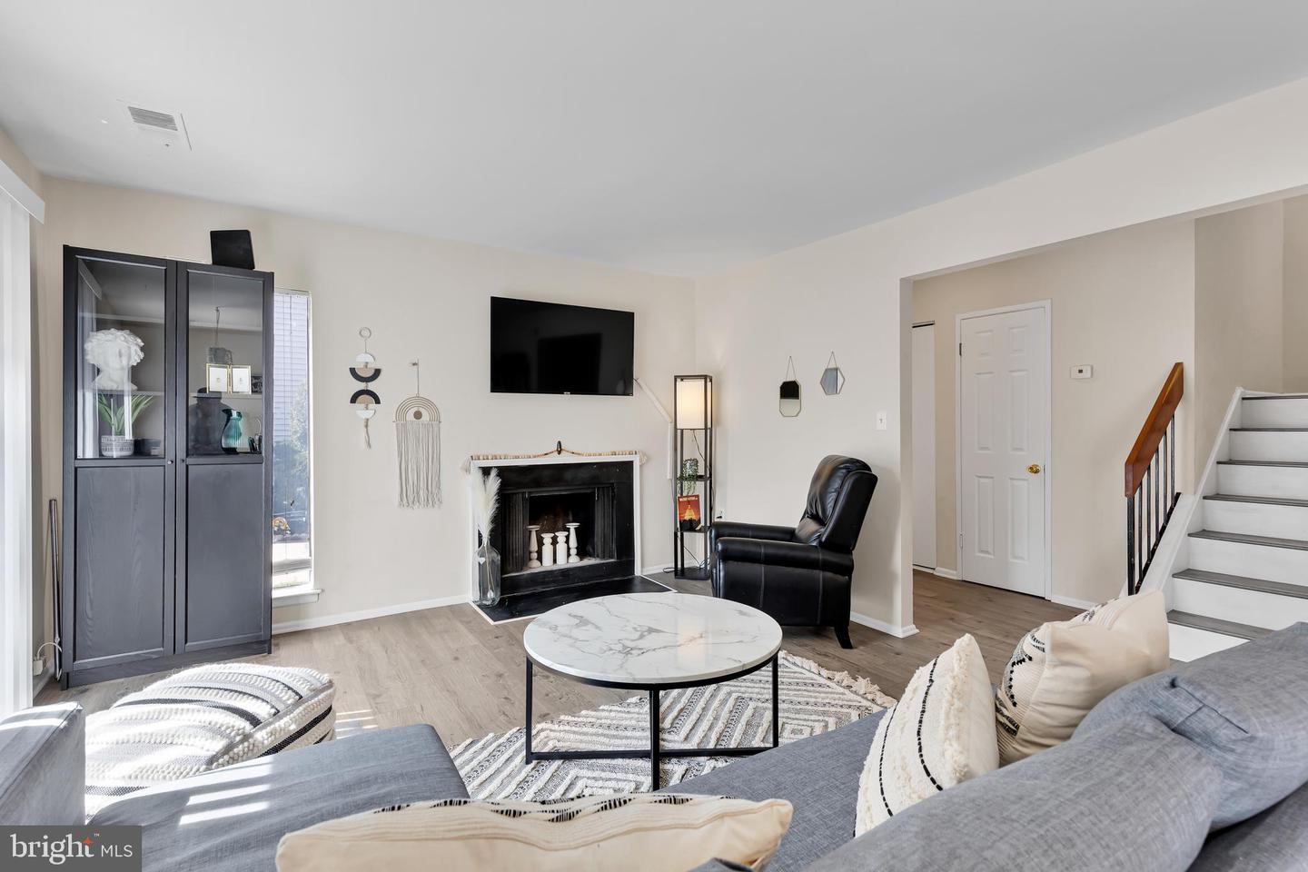 8608 VILLAGE SQ #15/8608, ALEXANDRIA, Virginia 22309, 3 Bedrooms Bedrooms, ,2 BathroomsBathrooms,Residential,For sale,8608 VILLAGE SQ #15/8608,VAFX2263274 MLS # VAFX2263274