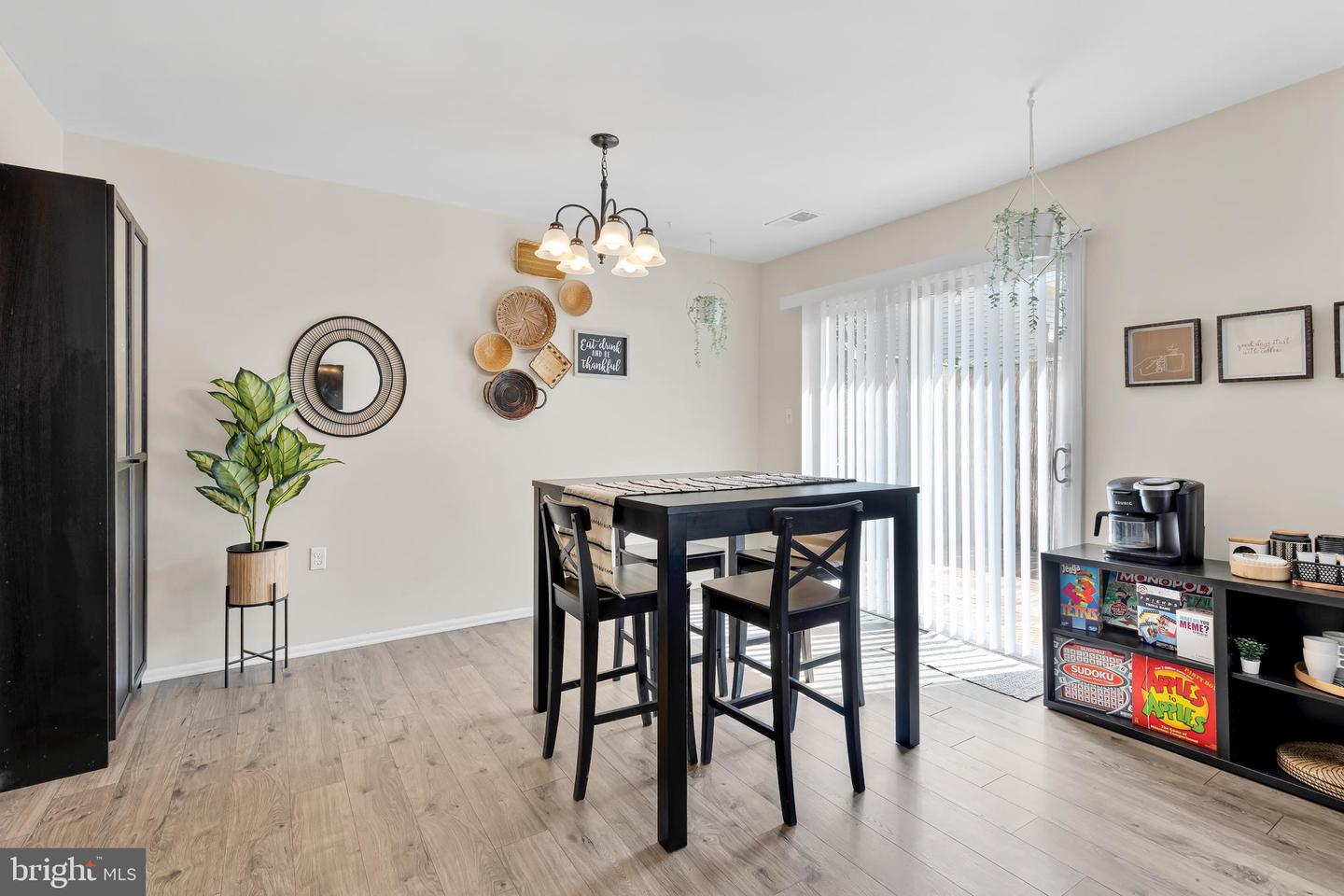 8608 VILLAGE SQ #15/8608, ALEXANDRIA, Virginia 22309, 3 Bedrooms Bedrooms, ,2 BathroomsBathrooms,Residential,For sale,8608 VILLAGE SQ #15/8608,VAFX2263274 MLS # VAFX2263274