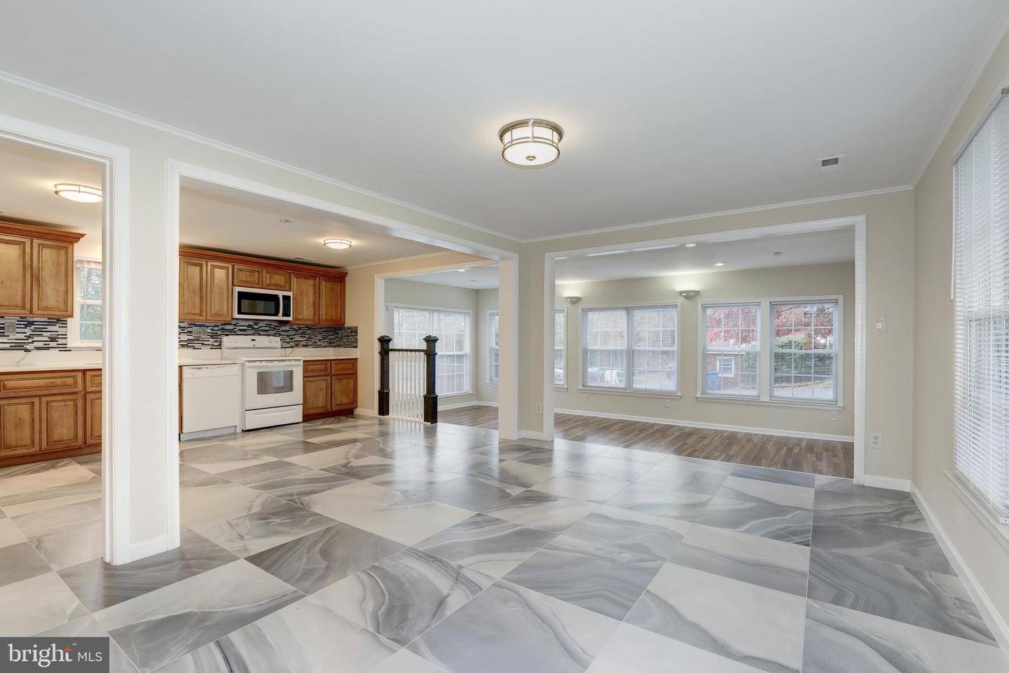 6807 HACKBERRY ST, SPRINGFIELD, Virginia 22150, 4 Bedrooms Bedrooms, ,2 BathroomsBathrooms,Residential,For sale,6807 HACKBERRY ST,VAFX2263284 MLS # VAFX2263284