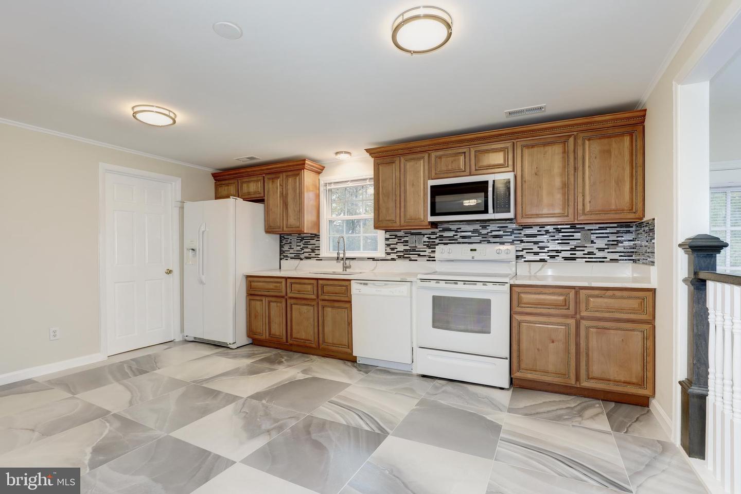 6807 HACKBERRY ST, SPRINGFIELD, Virginia 22150, 4 Bedrooms Bedrooms, ,2 BathroomsBathrooms,Residential,For sale,6807 HACKBERRY ST,VAFX2263284 MLS # VAFX2263284