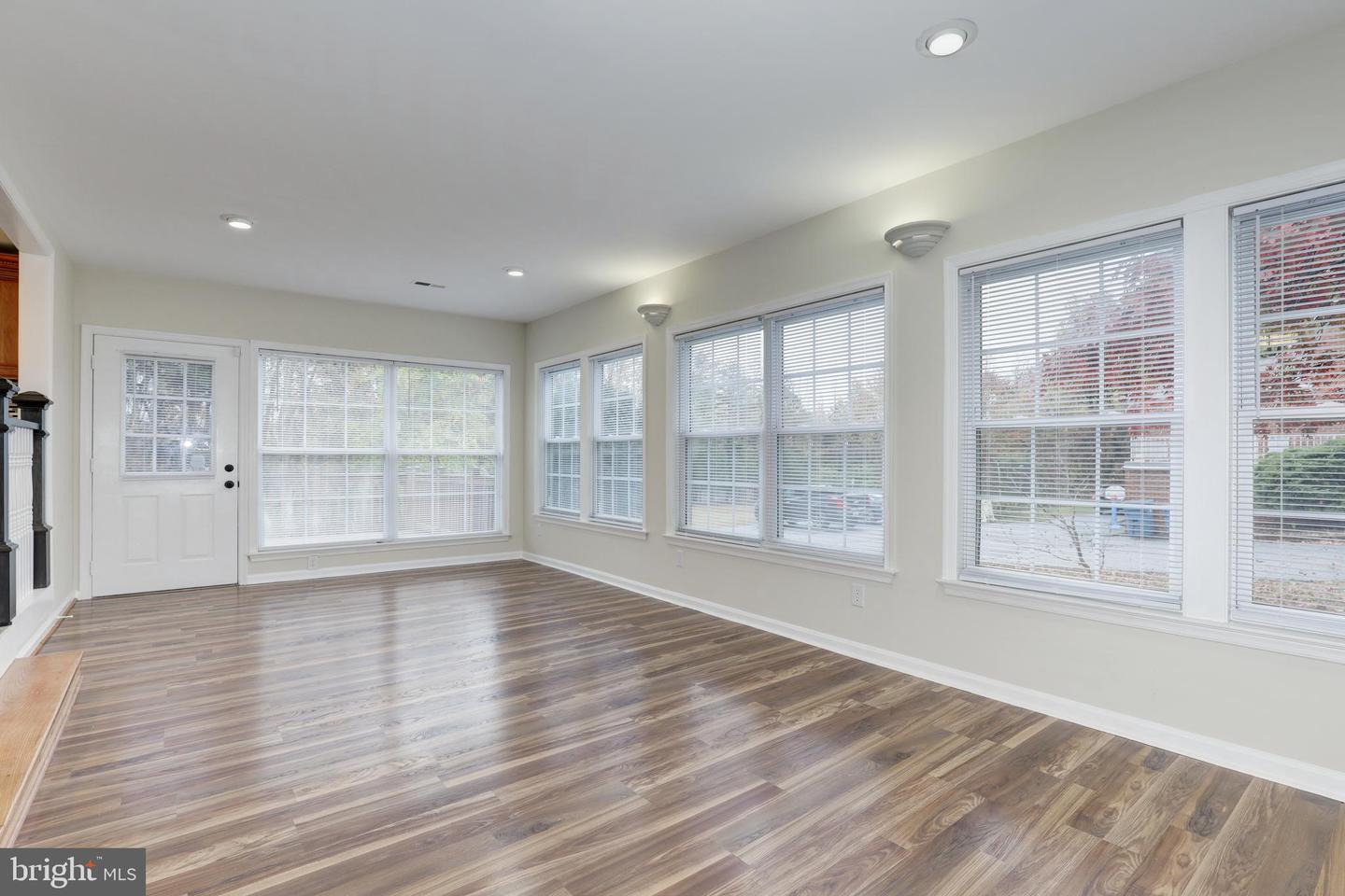 6807 HACKBERRY ST, SPRINGFIELD, Virginia 22150, 4 Bedrooms Bedrooms, ,2 BathroomsBathrooms,Residential,For sale,6807 HACKBERRY ST,VAFX2263284 MLS # VAFX2263284