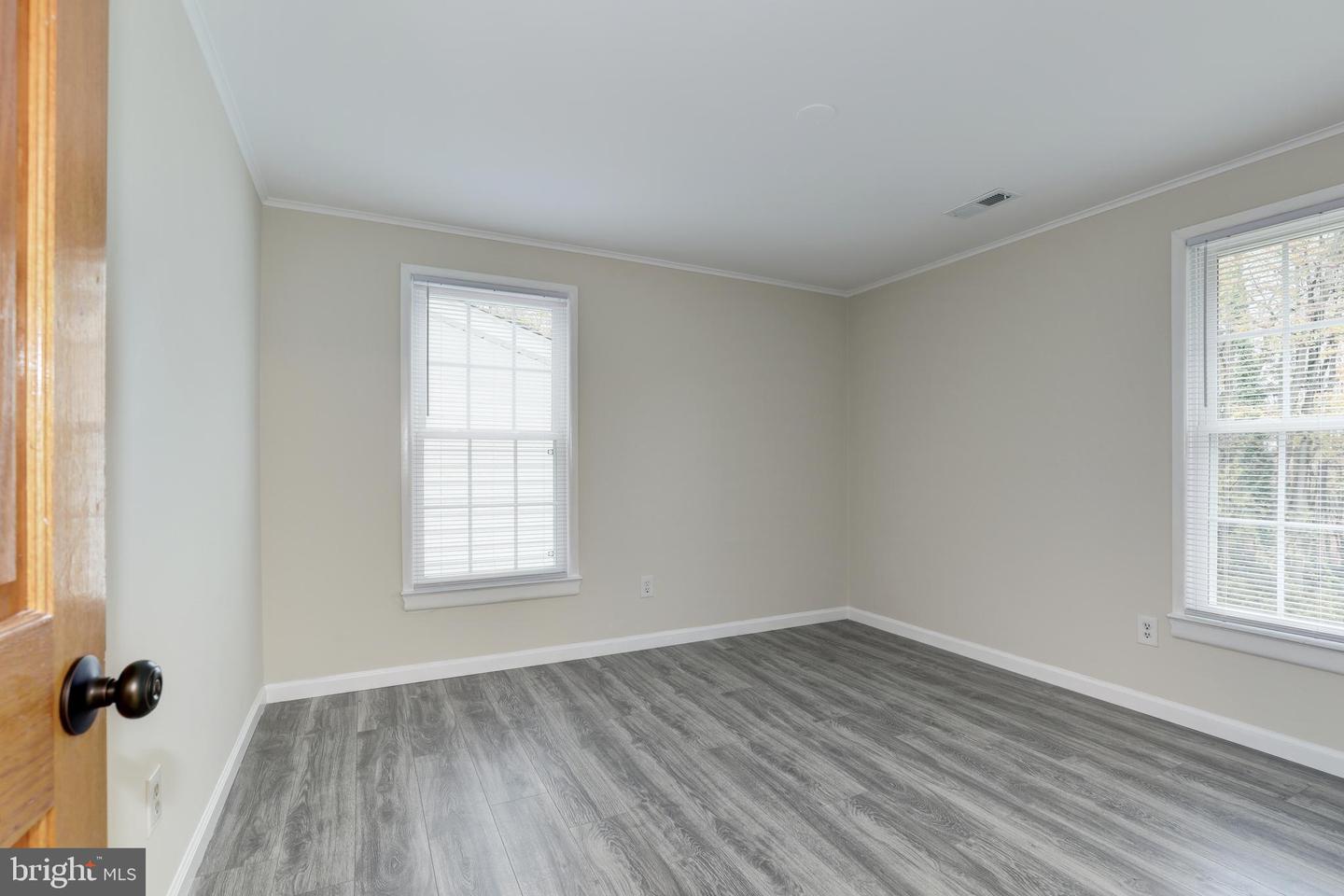 6807 HACKBERRY ST, SPRINGFIELD, Virginia 22150, 4 Bedrooms Bedrooms, ,2 BathroomsBathrooms,Residential,For sale,6807 HACKBERRY ST,VAFX2263284 MLS # VAFX2263284