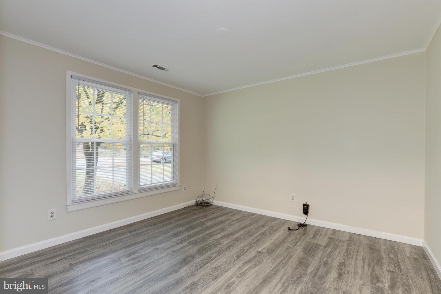 6807 HACKBERRY ST, SPRINGFIELD, Virginia 22150, 4 Bedrooms Bedrooms, ,2 BathroomsBathrooms,Residential,For sale,6807 HACKBERRY ST,VAFX2263284 MLS # VAFX2263284