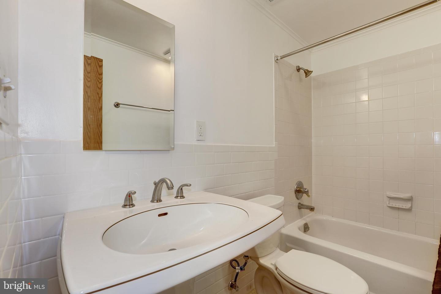 6807 HACKBERRY ST, SPRINGFIELD, Virginia 22150, 4 Bedrooms Bedrooms, ,2 BathroomsBathrooms,Residential,For sale,6807 HACKBERRY ST,VAFX2263284 MLS # VAFX2263284