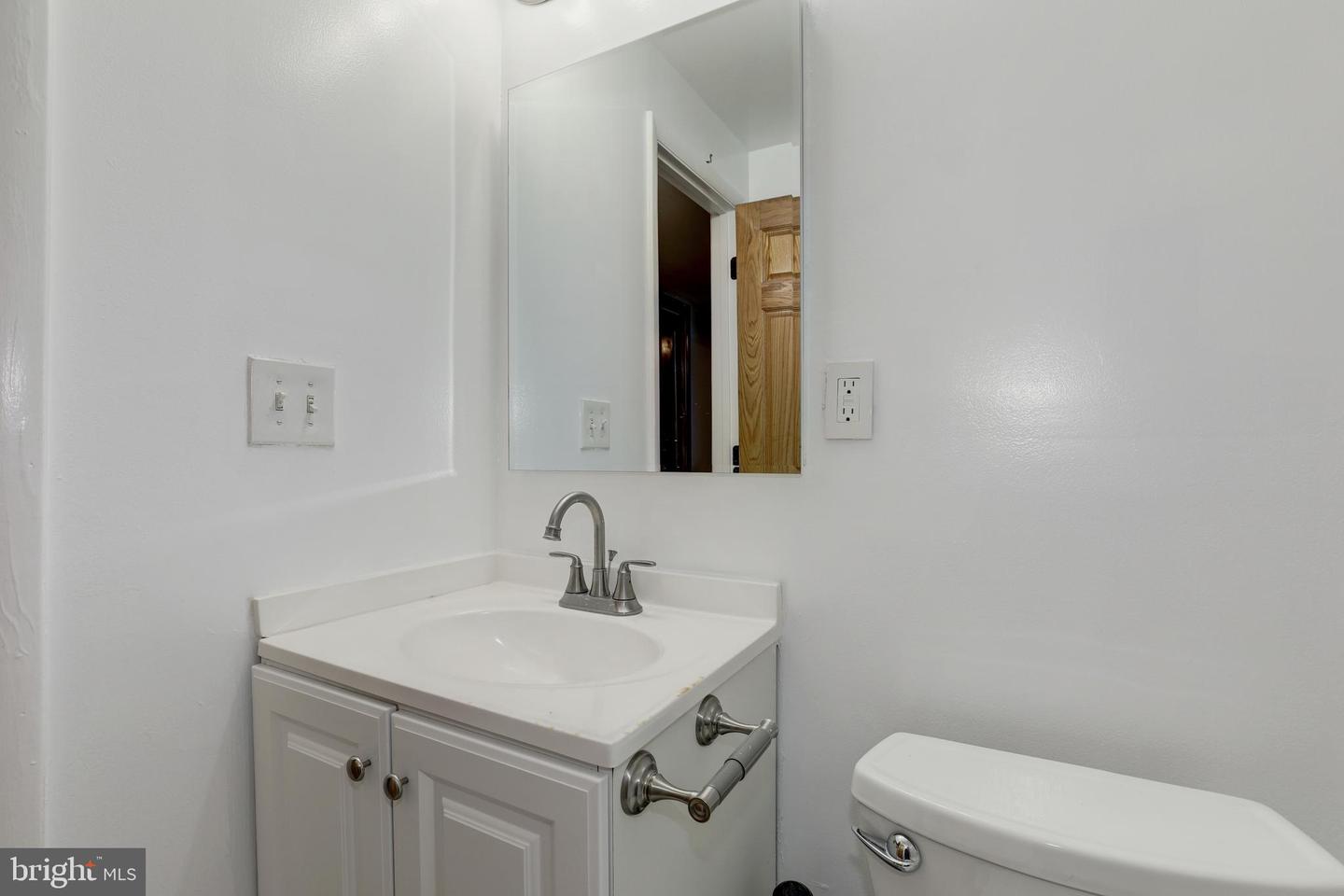 6807 HACKBERRY ST, SPRINGFIELD, Virginia 22150, 4 Bedrooms Bedrooms, ,2 BathroomsBathrooms,Residential,For sale,6807 HACKBERRY ST,VAFX2263284 MLS # VAFX2263284