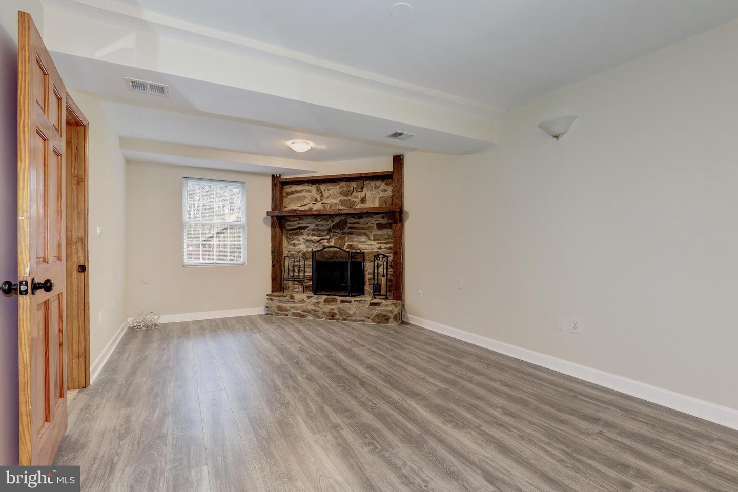 6807 HACKBERRY ST, SPRINGFIELD, Virginia 22150, 4 Bedrooms Bedrooms, ,2 BathroomsBathrooms,Residential,For sale,6807 HACKBERRY ST,VAFX2263284 MLS # VAFX2263284