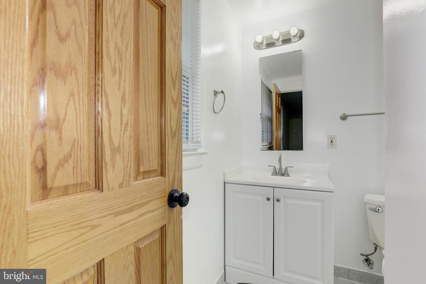 6807 HACKBERRY ST, SPRINGFIELD, Virginia 22150, 4 Bedrooms Bedrooms, ,2 BathroomsBathrooms,Residential,For sale,6807 HACKBERRY ST,VAFX2263284 MLS # VAFX2263284