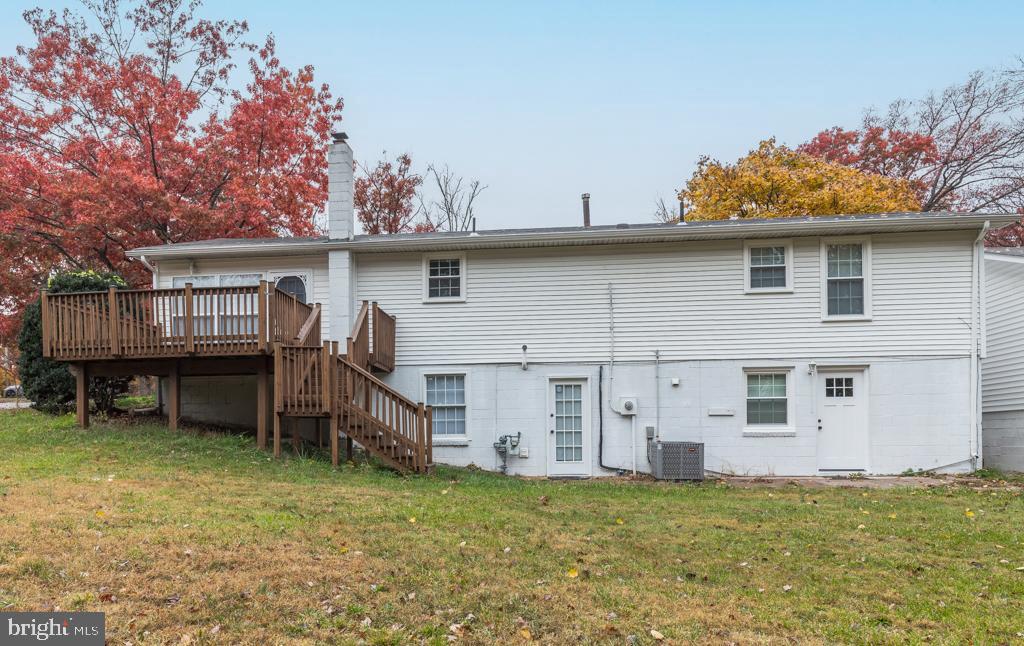 6807 HACKBERRY ST, SPRINGFIELD, Virginia 22150, 4 Bedrooms Bedrooms, ,2 BathroomsBathrooms,Residential,For sale,6807 HACKBERRY ST,VAFX2263284 MLS # VAFX2263284