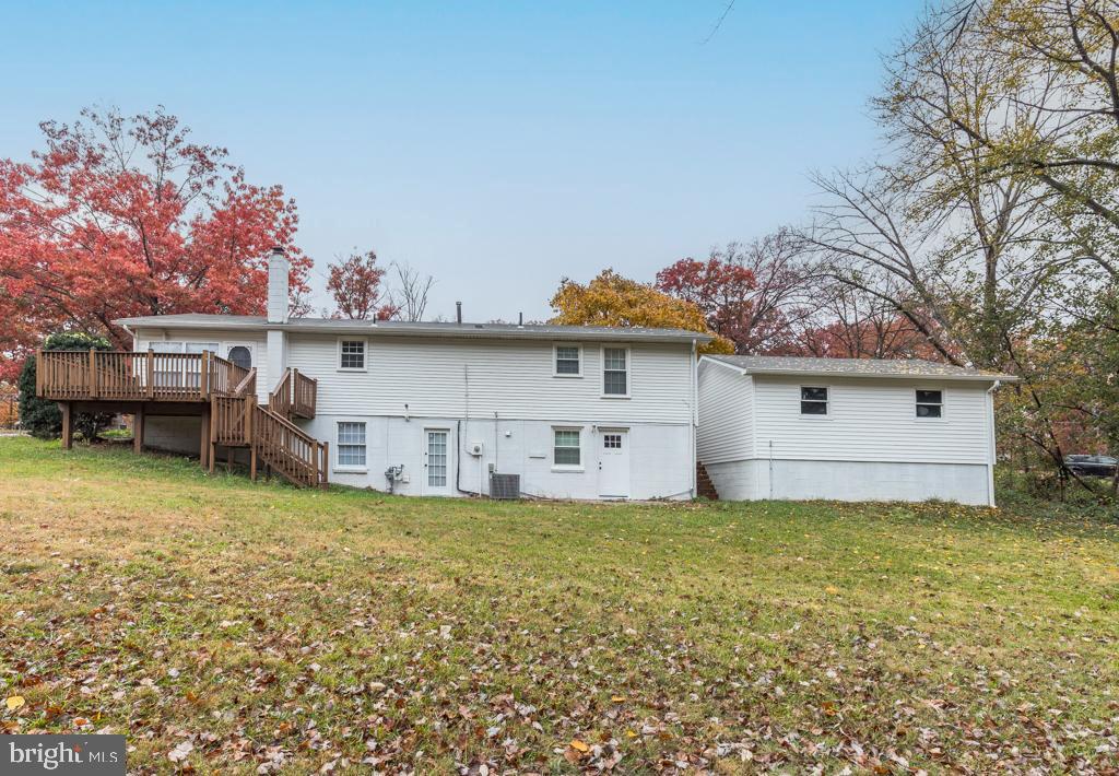 6807 HACKBERRY ST, SPRINGFIELD, Virginia 22150, 4 Bedrooms Bedrooms, ,2 BathroomsBathrooms,Residential,For sale,6807 HACKBERRY ST,VAFX2263284 MLS # VAFX2263284
