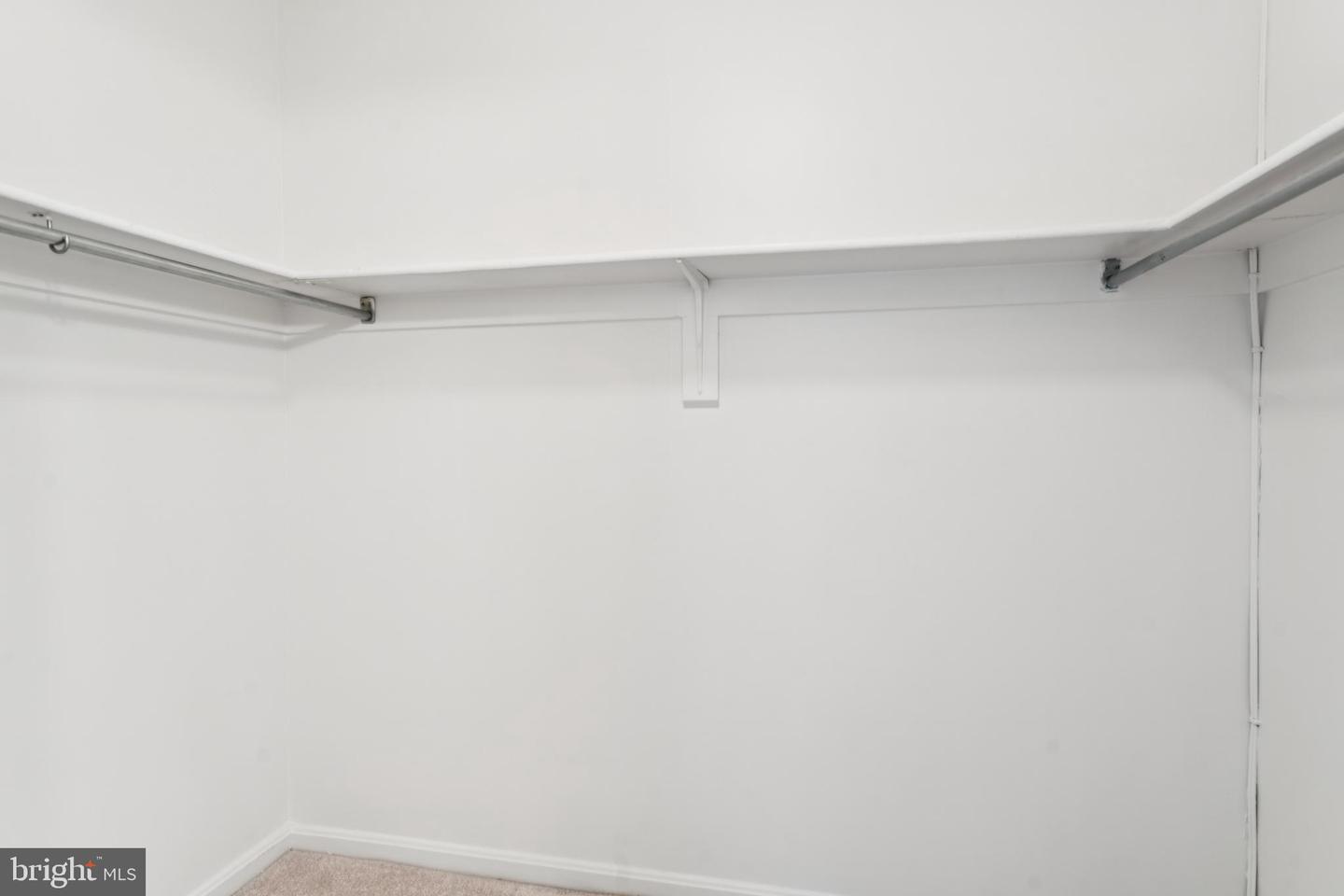 3800 POWELL LN #519, FALLS CHURCH, Virginia 22041, 3 Bedrooms Bedrooms, ,2 BathroomsBathrooms,Residential,For sale,3800 POWELL LN #519,VAFX2245524 MLS # VAFX2245524