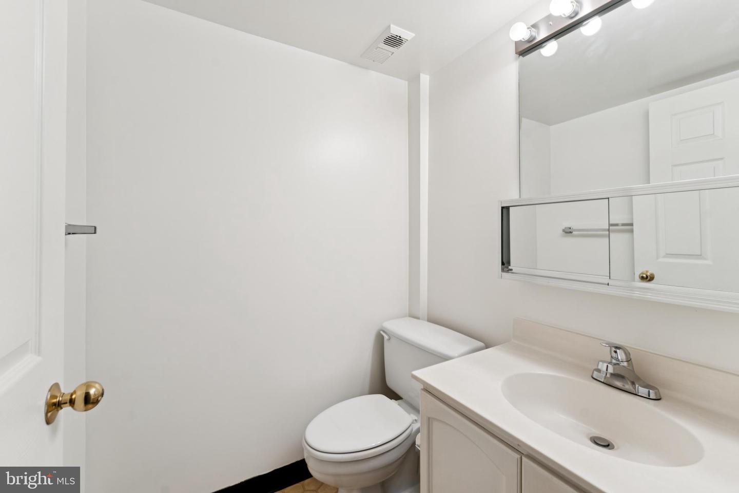 3800 POWELL LN #519, FALLS CHURCH, Virginia 22041, 3 Bedrooms Bedrooms, ,2 BathroomsBathrooms,Residential,For sale,3800 POWELL LN #519,VAFX2245524 MLS # VAFX2245524