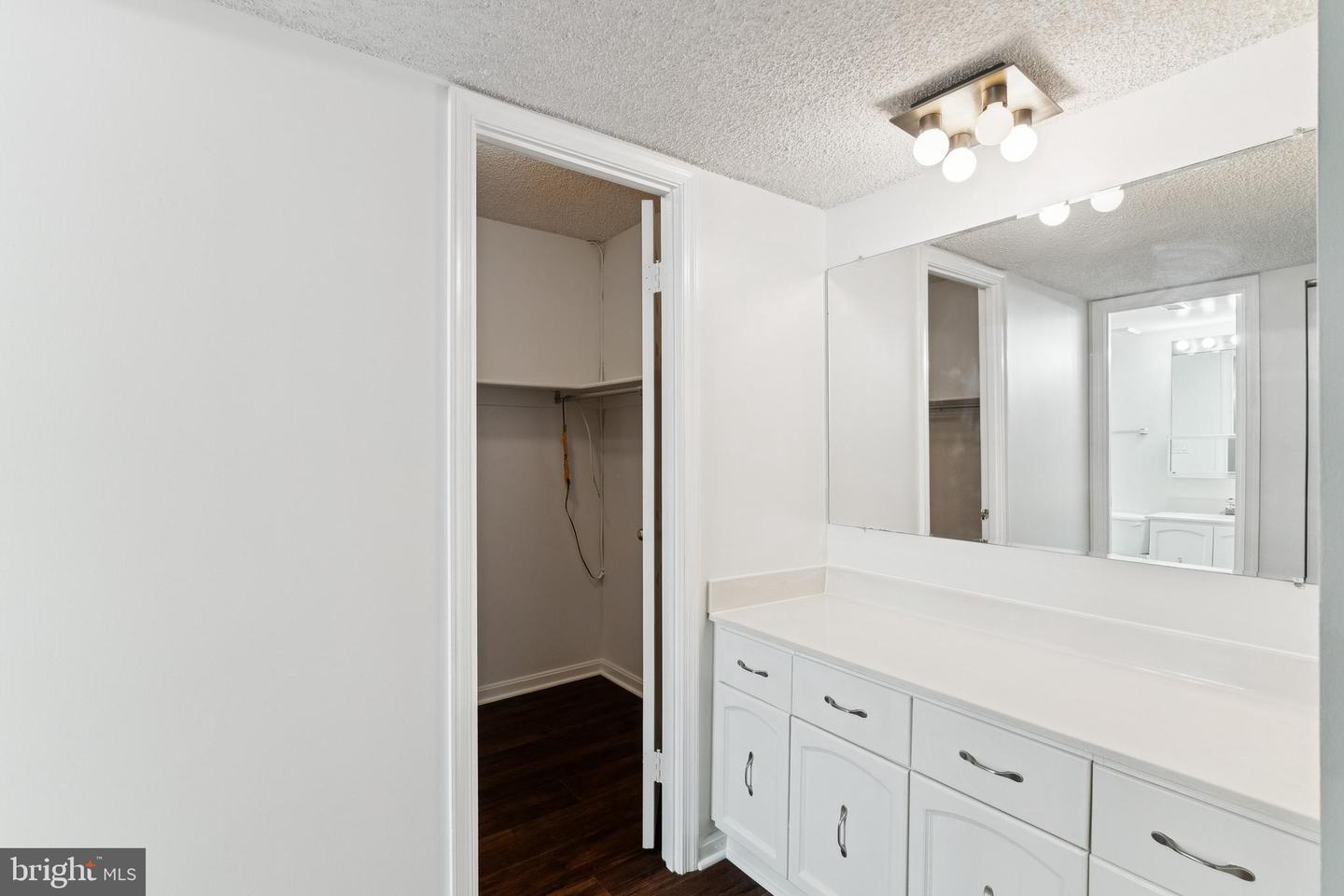 3800 POWELL LN #519, FALLS CHURCH, Virginia 22041, 3 Bedrooms Bedrooms, ,2 BathroomsBathrooms,Residential,For sale,3800 POWELL LN #519,VAFX2245524 MLS # VAFX2245524