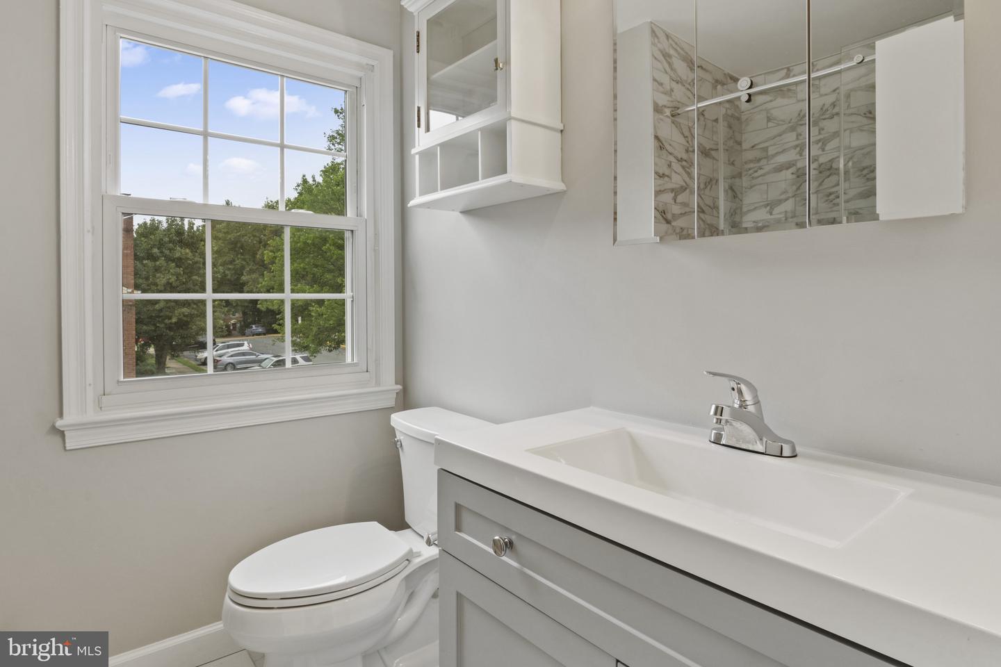 8120 SLEEPY VIEW LN, SPRINGFIELD, Virginia 22153, 5 Bedrooms Bedrooms, ,3 BathroomsBathrooms,Residential,For sale,8120 SLEEPY VIEW LN,VAFX2256622 MLS # VAFX2256622