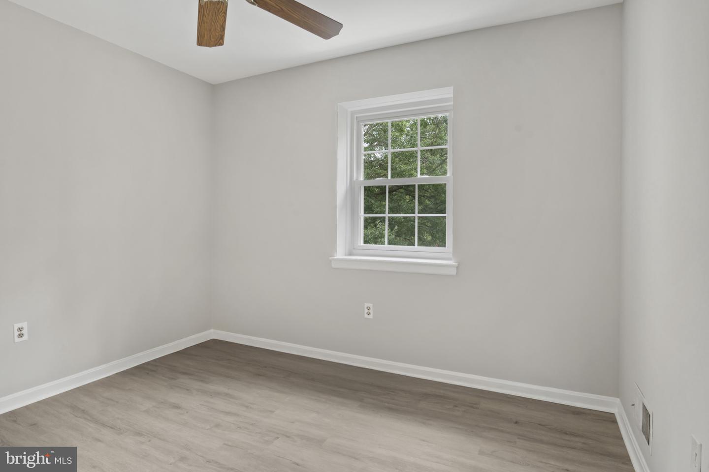8120 SLEEPY VIEW LN, SPRINGFIELD, Virginia 22153, 5 Bedrooms Bedrooms, ,3 BathroomsBathrooms,Residential,For sale,8120 SLEEPY VIEW LN,VAFX2256622 MLS # VAFX2256622