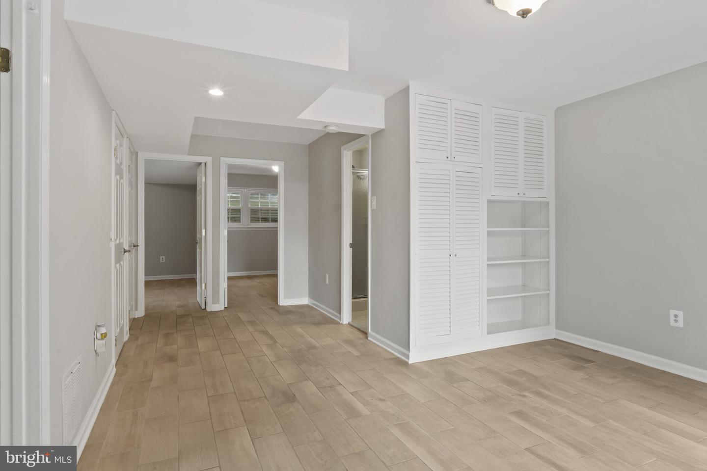 8120 SLEEPY VIEW LN, SPRINGFIELD, Virginia 22153, 5 Bedrooms Bedrooms, ,3 BathroomsBathrooms,Residential,For sale,8120 SLEEPY VIEW LN,VAFX2256622 MLS # VAFX2256622