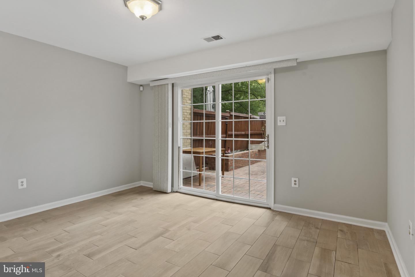 8120 SLEEPY VIEW LN, SPRINGFIELD, Virginia 22153, 5 Bedrooms Bedrooms, ,3 BathroomsBathrooms,Residential,For sale,8120 SLEEPY VIEW LN,VAFX2256622 MLS # VAFX2256622