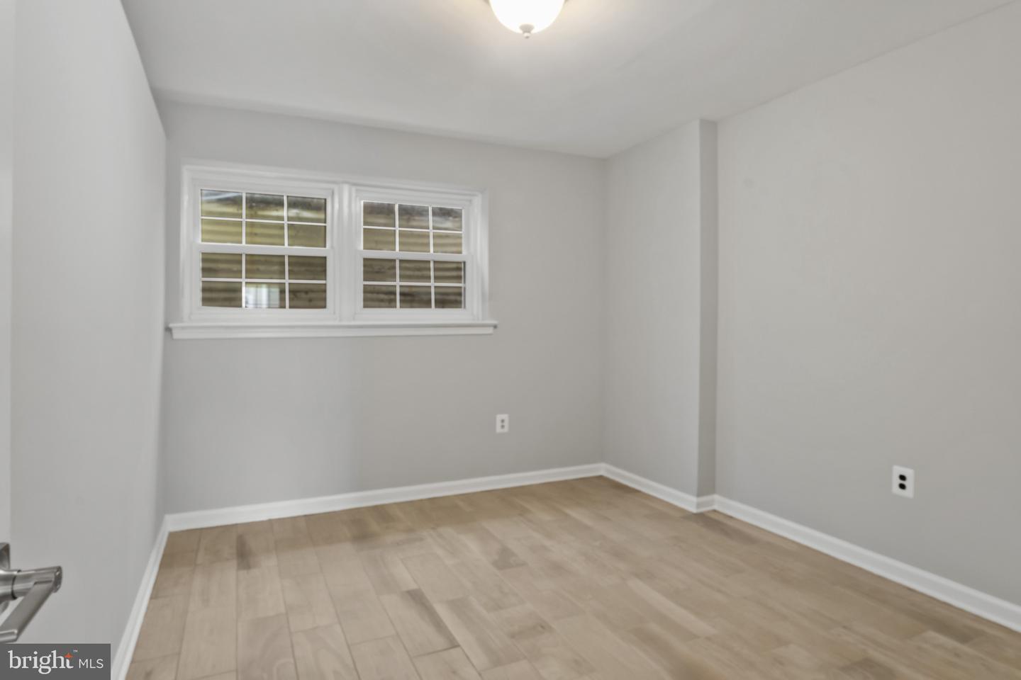 8120 SLEEPY VIEW LN, SPRINGFIELD, Virginia 22153, 5 Bedrooms Bedrooms, ,3 BathroomsBathrooms,Residential,For sale,8120 SLEEPY VIEW LN,VAFX2256622 MLS # VAFX2256622