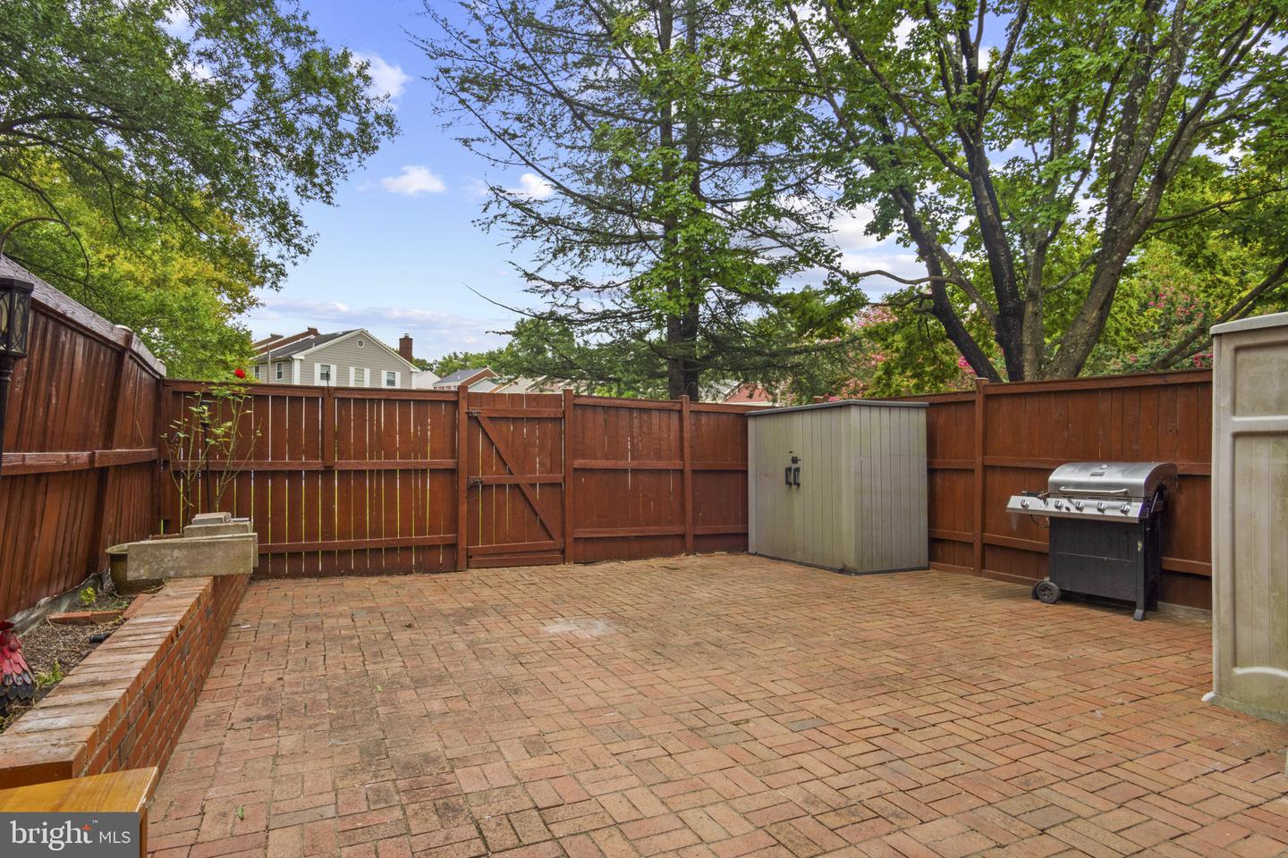 8120 SLEEPY VIEW LN, SPRINGFIELD, Virginia 22153, 5 Bedrooms Bedrooms, ,3 BathroomsBathrooms,Residential,For sale,8120 SLEEPY VIEW LN,VAFX2256622 MLS # VAFX2256622