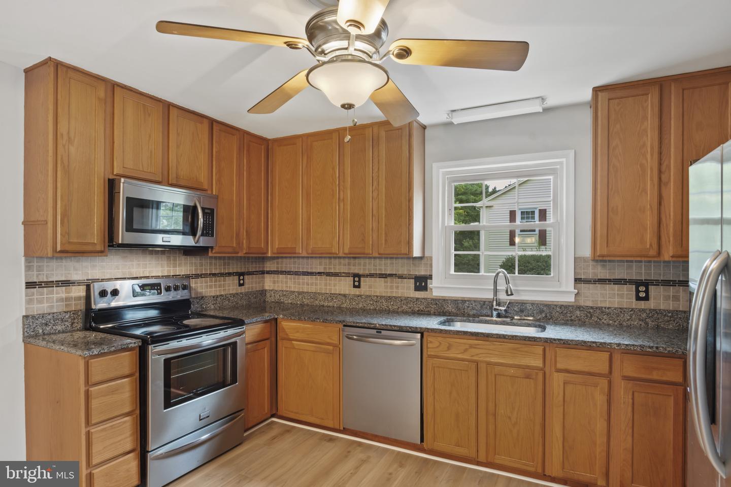 8120 SLEEPY VIEW LN, SPRINGFIELD, Virginia 22153, 5 Bedrooms Bedrooms, ,3 BathroomsBathrooms,Residential,For sale,8120 SLEEPY VIEW LN,VAFX2256622 MLS # VAFX2256622