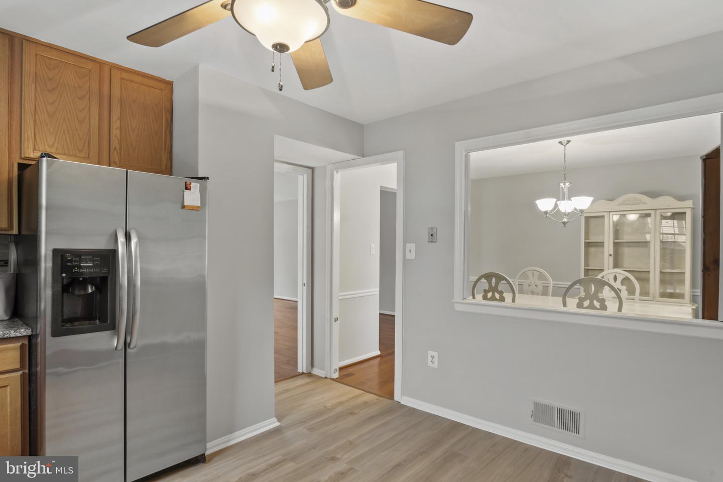 8120 SLEEPY VIEW LN, SPRINGFIELD, Virginia 22153, 5 Bedrooms Bedrooms, ,3 BathroomsBathrooms,Residential,For sale,8120 SLEEPY VIEW LN,VAFX2256622 MLS # VAFX2256622