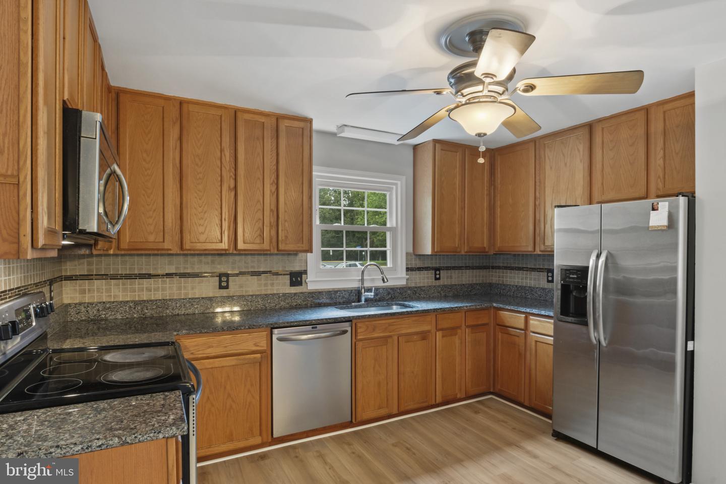8120 SLEEPY VIEW LN, SPRINGFIELD, Virginia 22153, 5 Bedrooms Bedrooms, ,3 BathroomsBathrooms,Residential,For sale,8120 SLEEPY VIEW LN,VAFX2256622 MLS # VAFX2256622