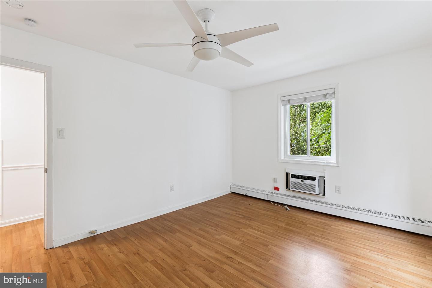 513 12TH ST NE #3, WASHINGTON, District Of Columbia 20002, 2 Bedrooms Bedrooms, ,1 BathroomBathrooms,Residential,For sale,513 12TH ST NE #3,DCDC2214400 MLS # DCDC2214400