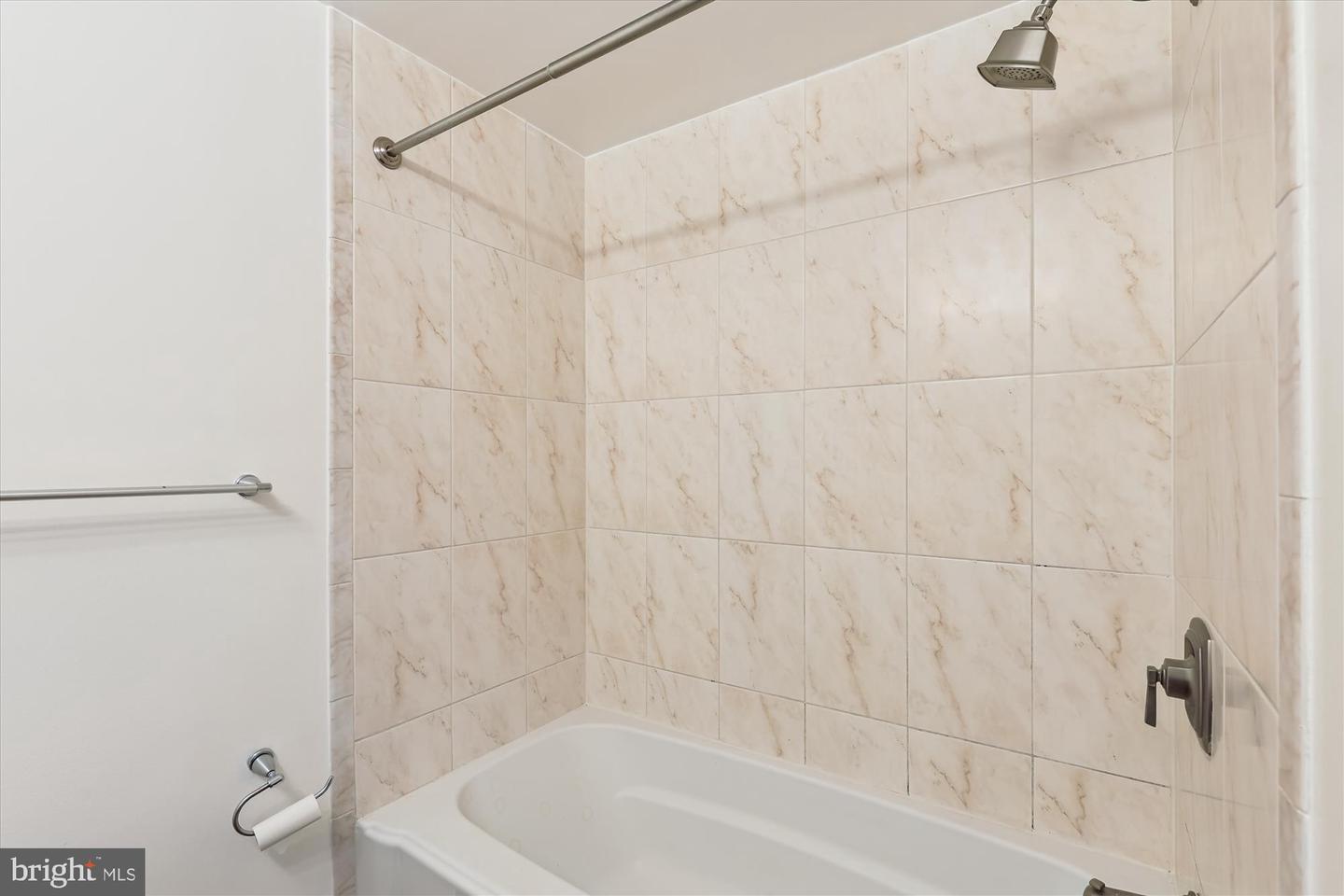 513 12TH ST NE #3, WASHINGTON, District Of Columbia 20002, 2 Bedrooms Bedrooms, ,1 BathroomBathrooms,Residential,For sale,513 12TH ST NE #3,DCDC2214400 MLS # DCDC2214400