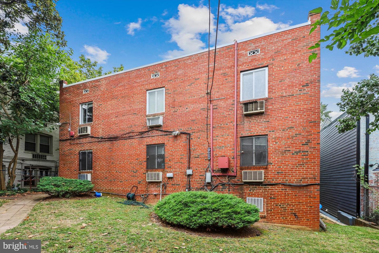 513 12TH ST NE #3, WASHINGTON, District Of Columbia 20002, 2 Bedrooms Bedrooms, ,1 BathroomBathrooms,Residential,For sale,513 12TH ST NE #3,DCDC2214400 MLS # DCDC2214400