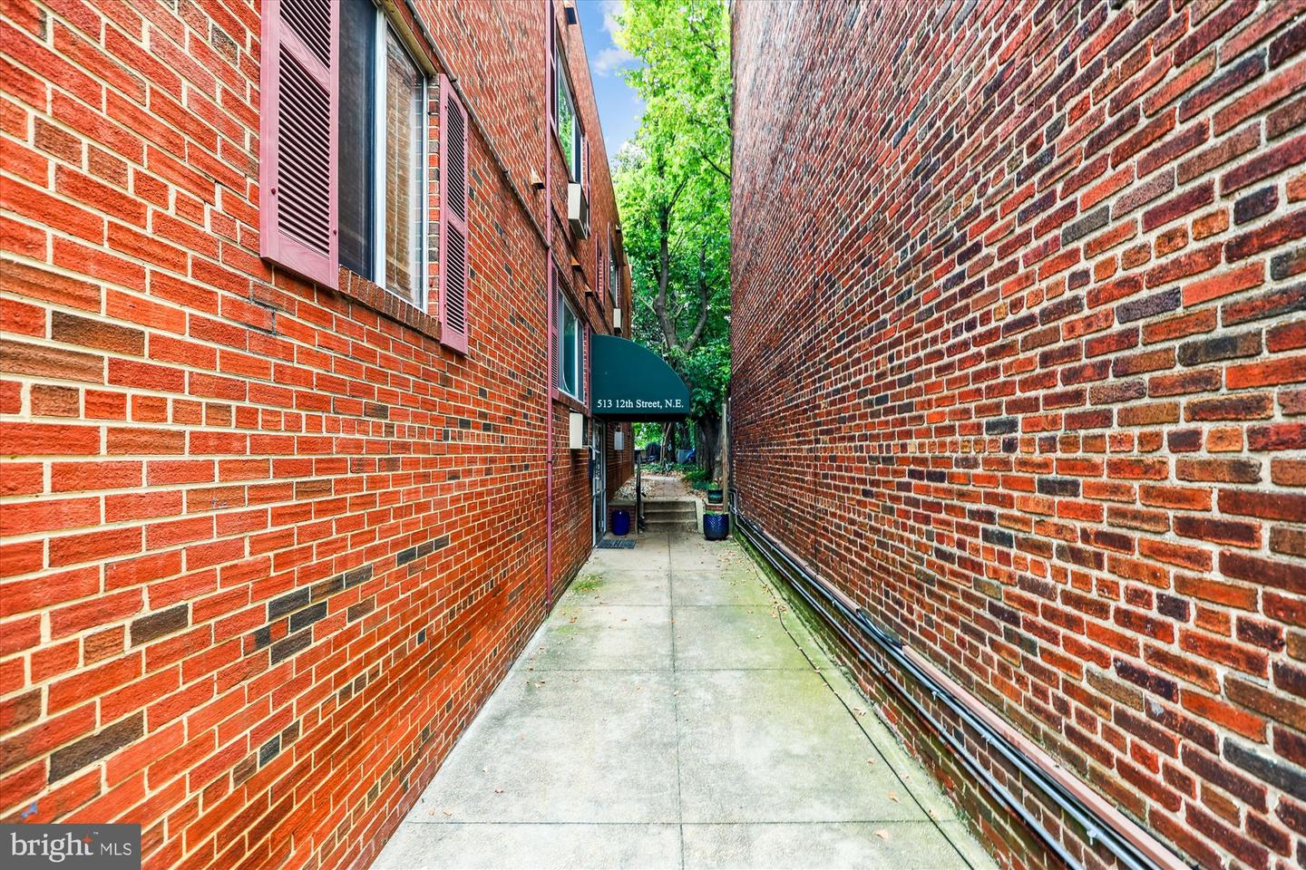 513 12TH ST NE #3, WASHINGTON, District Of Columbia 20002, 2 Bedrooms Bedrooms, ,1 BathroomBathrooms,Residential,For sale,513 12TH ST NE #3,DCDC2214400 MLS # DCDC2214400