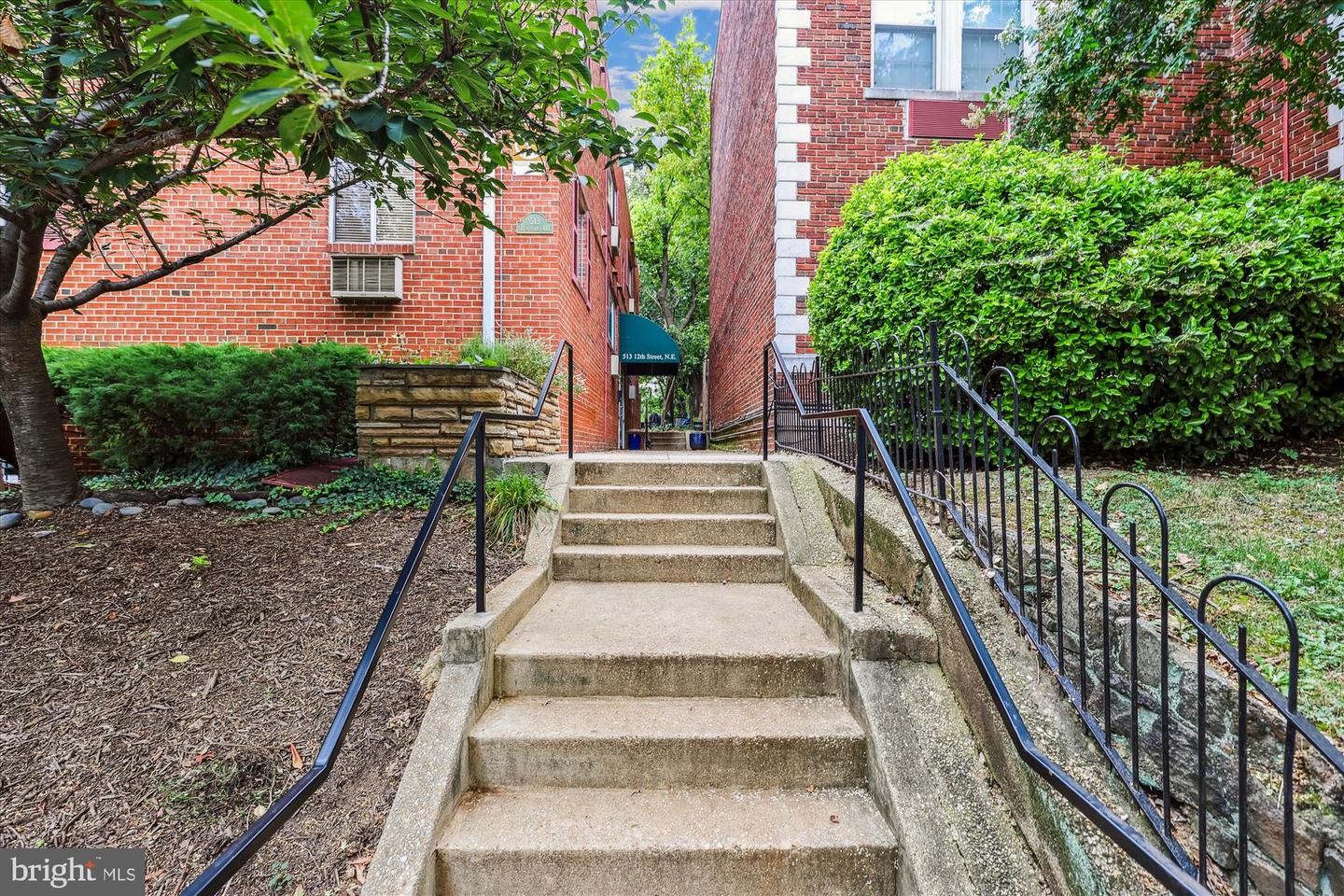 513 12TH ST NE #3, WASHINGTON, District Of Columbia 20002, 2 Bedrooms Bedrooms, ,1 BathroomBathrooms,Residential,For sale,513 12TH ST NE #3,DCDC2214400 MLS # DCDC2214400