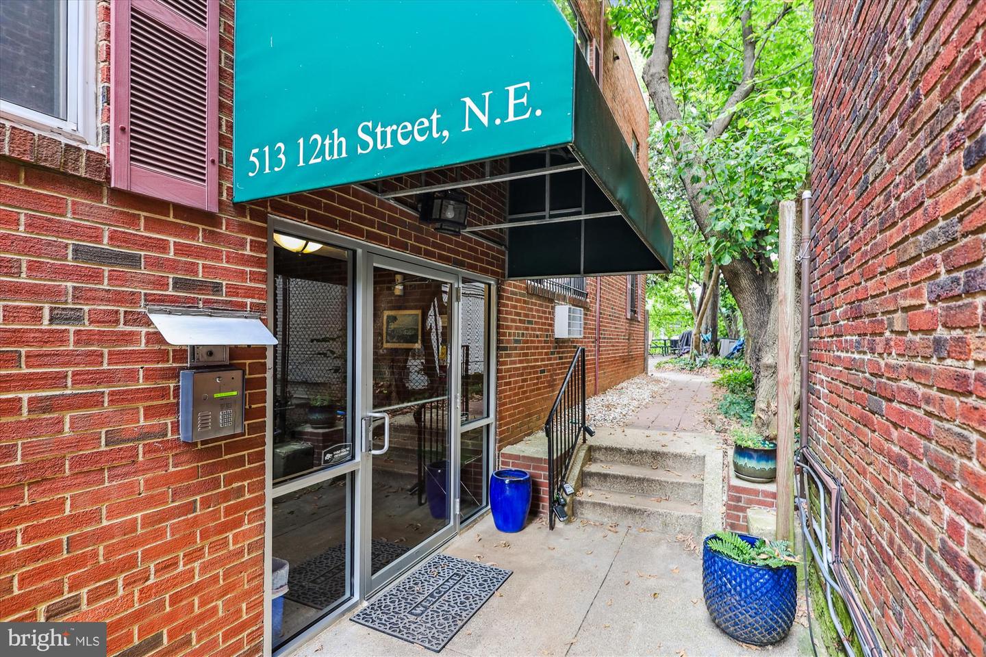 513 12TH ST NE #3, WASHINGTON, District Of Columbia 20002, 2 Bedrooms Bedrooms, ,1 BathroomBathrooms,Residential,For sale,513 12TH ST NE #3,DCDC2214400 MLS # DCDC2214400