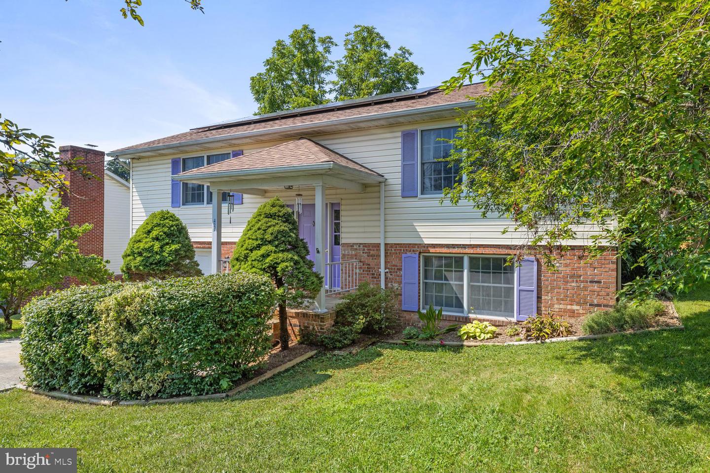 421 DICKERSON LN, STRASBURG, Virginia 22657, 3 Bedrooms Bedrooms, ,2 BathroomsBathrooms,Residential,For sale,421 DICKERSON LN,VASH2012282 MLS # VASH2012282