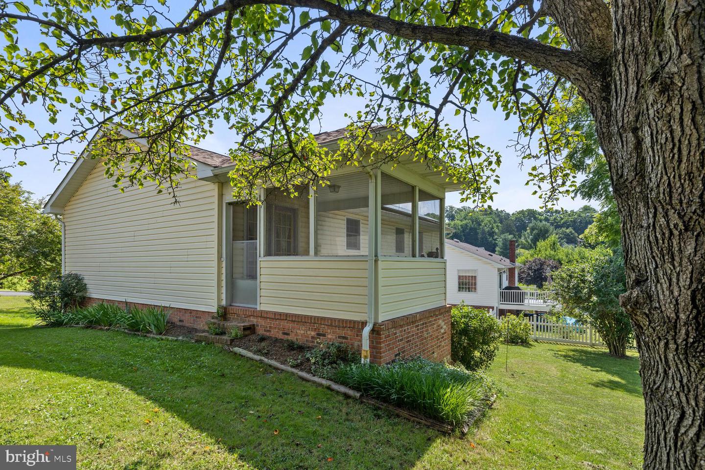 421 DICKERSON LN, STRASBURG, Virginia 22657, 3 Bedrooms Bedrooms, ,2 BathroomsBathrooms,Residential,For sale,421 DICKERSON LN,VASH2012282 MLS # VASH2012282