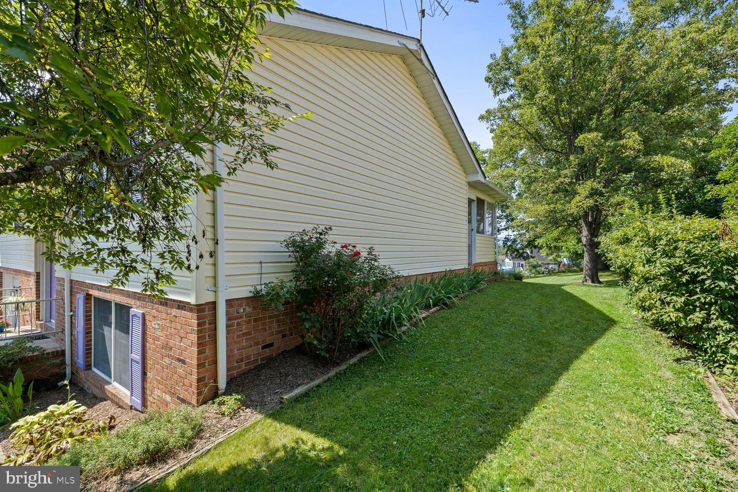 421 DICKERSON LN, STRASBURG, Virginia 22657, 3 Bedrooms Bedrooms, ,2 BathroomsBathrooms,Residential,For sale,421 DICKERSON LN,VASH2012282 MLS # VASH2012282