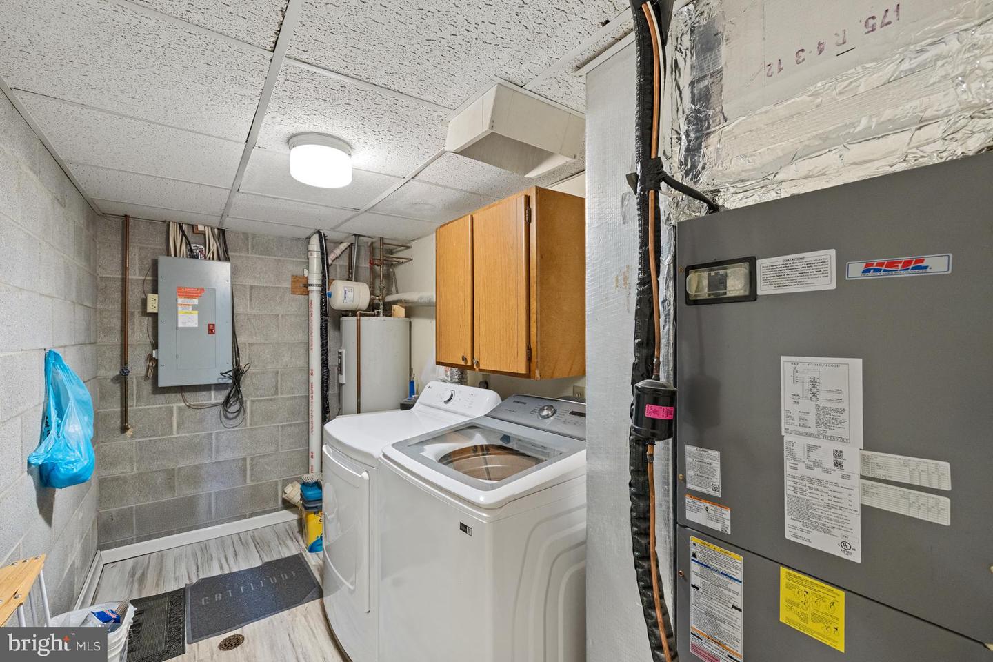 421 DICKERSON LN, STRASBURG, Virginia 22657, 3 Bedrooms Bedrooms, ,2 BathroomsBathrooms,Residential,For sale,421 DICKERSON LN,VASH2012282 MLS # VASH2012282