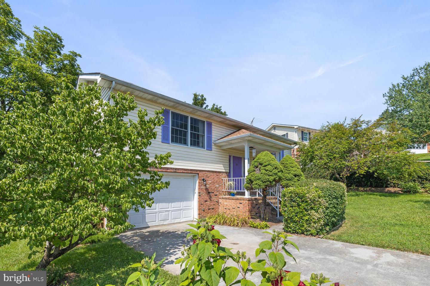 421 DICKERSON LN, STRASBURG, Virginia 22657, 3 Bedrooms Bedrooms, ,2 BathroomsBathrooms,Residential,For sale,421 DICKERSON LN,VASH2012282 MLS # VASH2012282