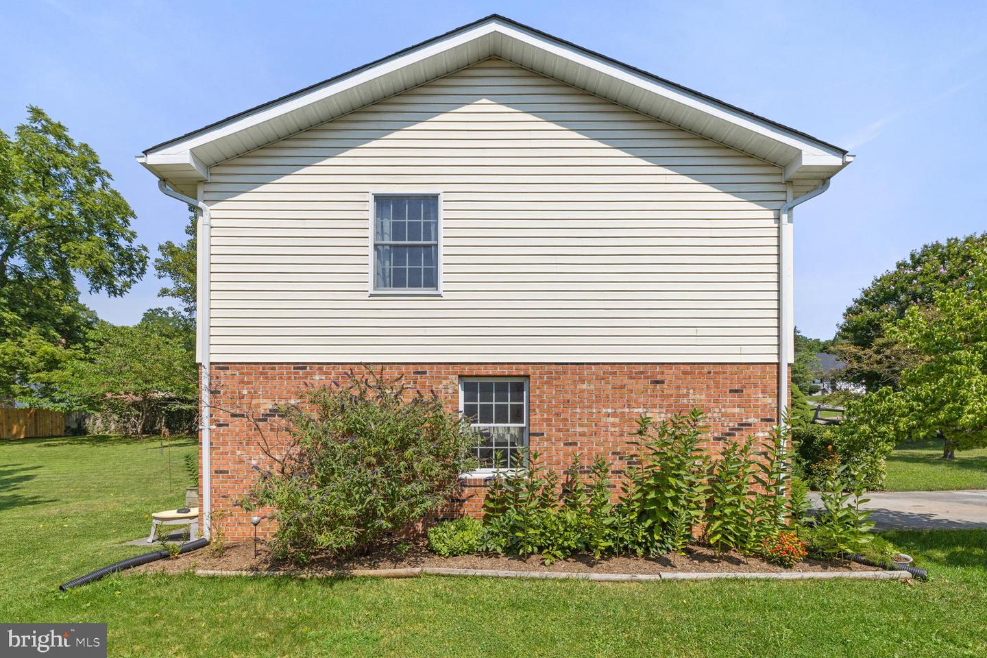 421 DICKERSON LN, STRASBURG, Virginia 22657, 3 Bedrooms Bedrooms, ,2 BathroomsBathrooms,Residential,For sale,421 DICKERSON LN,VASH2012282 MLS # VASH2012282