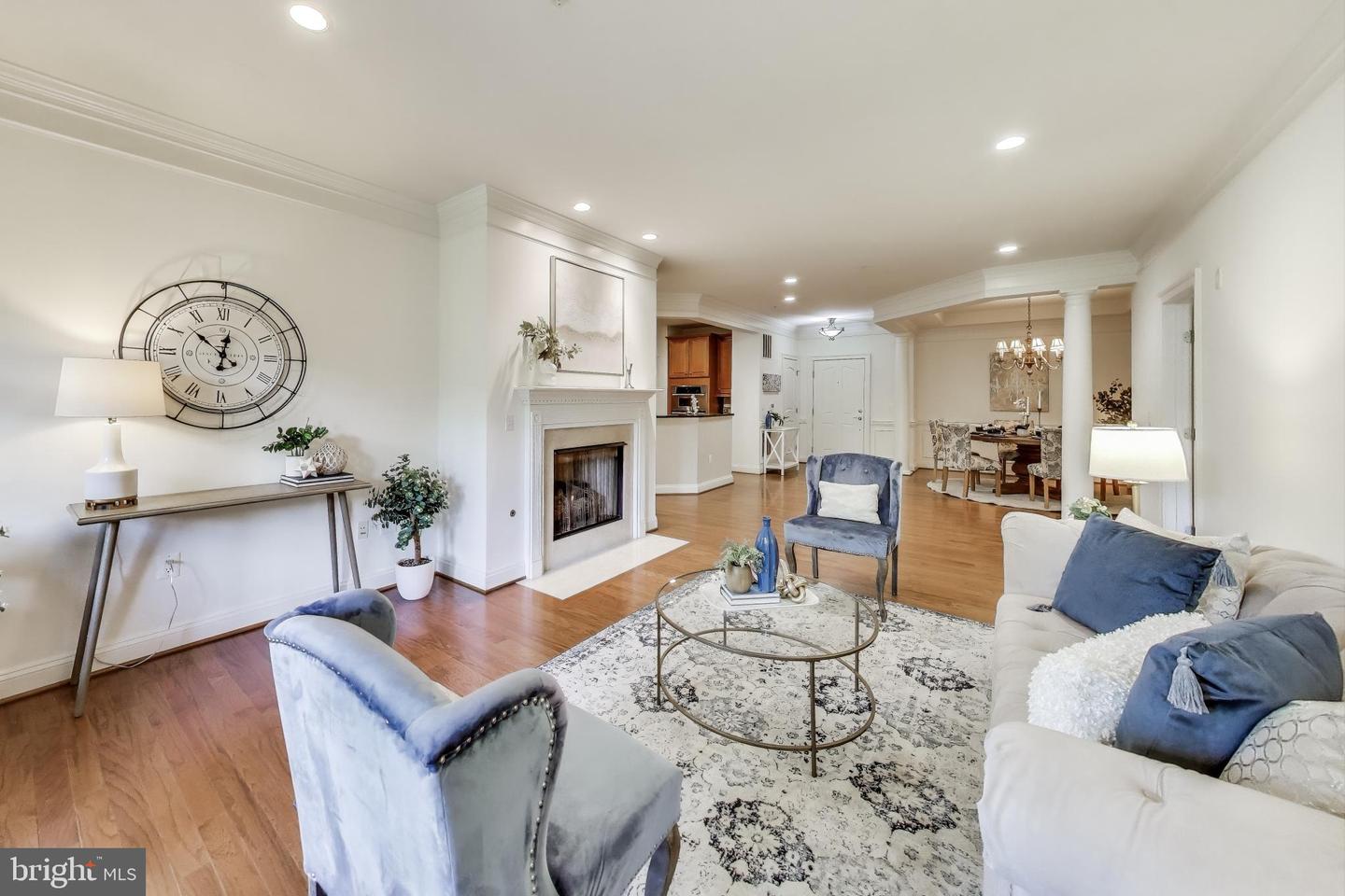1781 CHAIN BRIDGE RD #402, MCLEAN, Virginia 22102, 2 Bedrooms Bedrooms, 6 Rooms Rooms,2 BathroomsBathrooms,Residential,For sale,1781 CHAIN BRIDGE RD #402,VAFX2262520 MLS # VAFX2262520