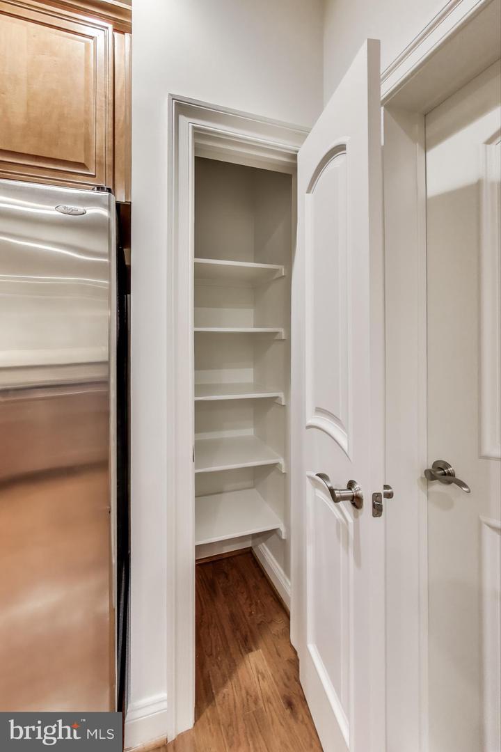1781 CHAIN BRIDGE RD #402, MCLEAN, Virginia 22102, 2 Bedrooms Bedrooms, 6 Rooms Rooms,2 BathroomsBathrooms,Residential,For sale,1781 CHAIN BRIDGE RD #402,VAFX2262520 MLS # VAFX2262520