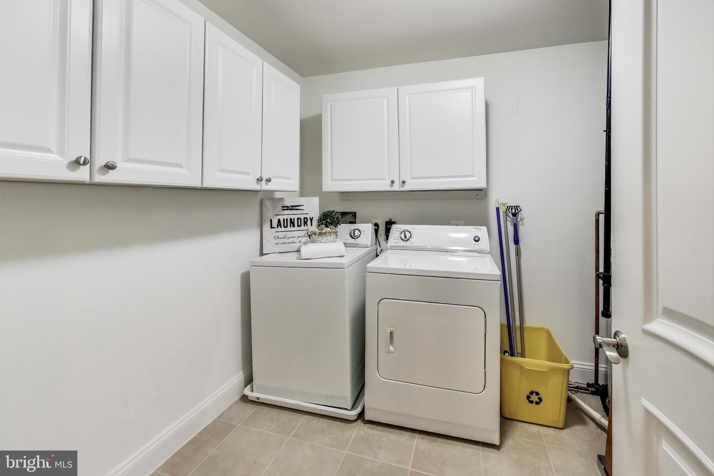 1781 CHAIN BRIDGE RD #402, MCLEAN, Virginia 22102, 2 Bedrooms Bedrooms, 6 Rooms Rooms,2 BathroomsBathrooms,Residential,For sale,1781 CHAIN BRIDGE RD #402,VAFX2262520 MLS # VAFX2262520