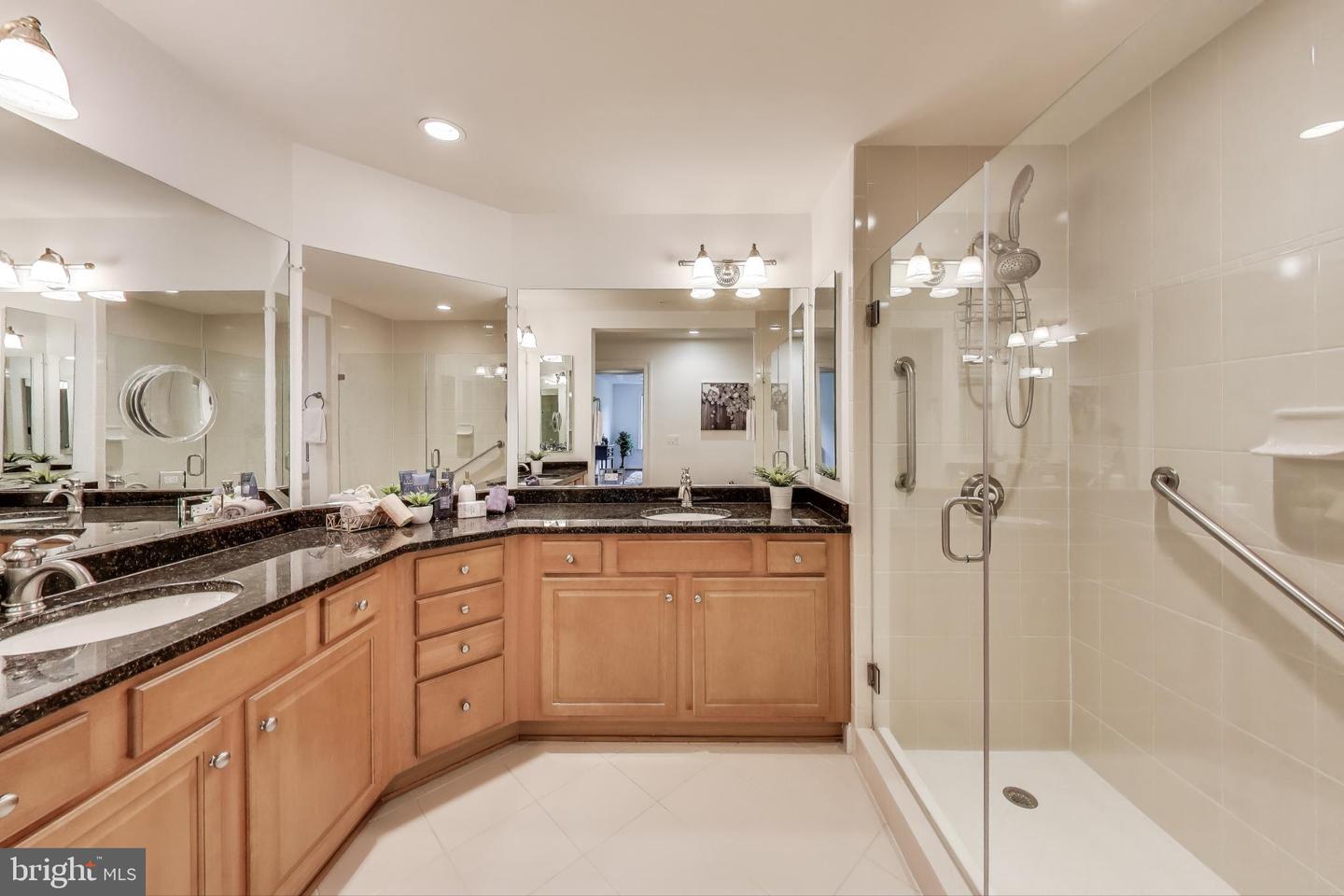 1781 CHAIN BRIDGE RD #402, MCLEAN, Virginia 22102, 2 Bedrooms Bedrooms, 6 Rooms Rooms,2 BathroomsBathrooms,Residential,For sale,1781 CHAIN BRIDGE RD #402,VAFX2262520 MLS # VAFX2262520