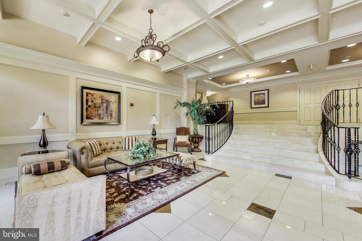 1781 CHAIN BRIDGE RD #402, MCLEAN, Virginia 22102, 2 Bedrooms Bedrooms, 6 Rooms Rooms,2 BathroomsBathrooms,Residential,For sale,1781 CHAIN BRIDGE RD #402,VAFX2262520 MLS # VAFX2262520