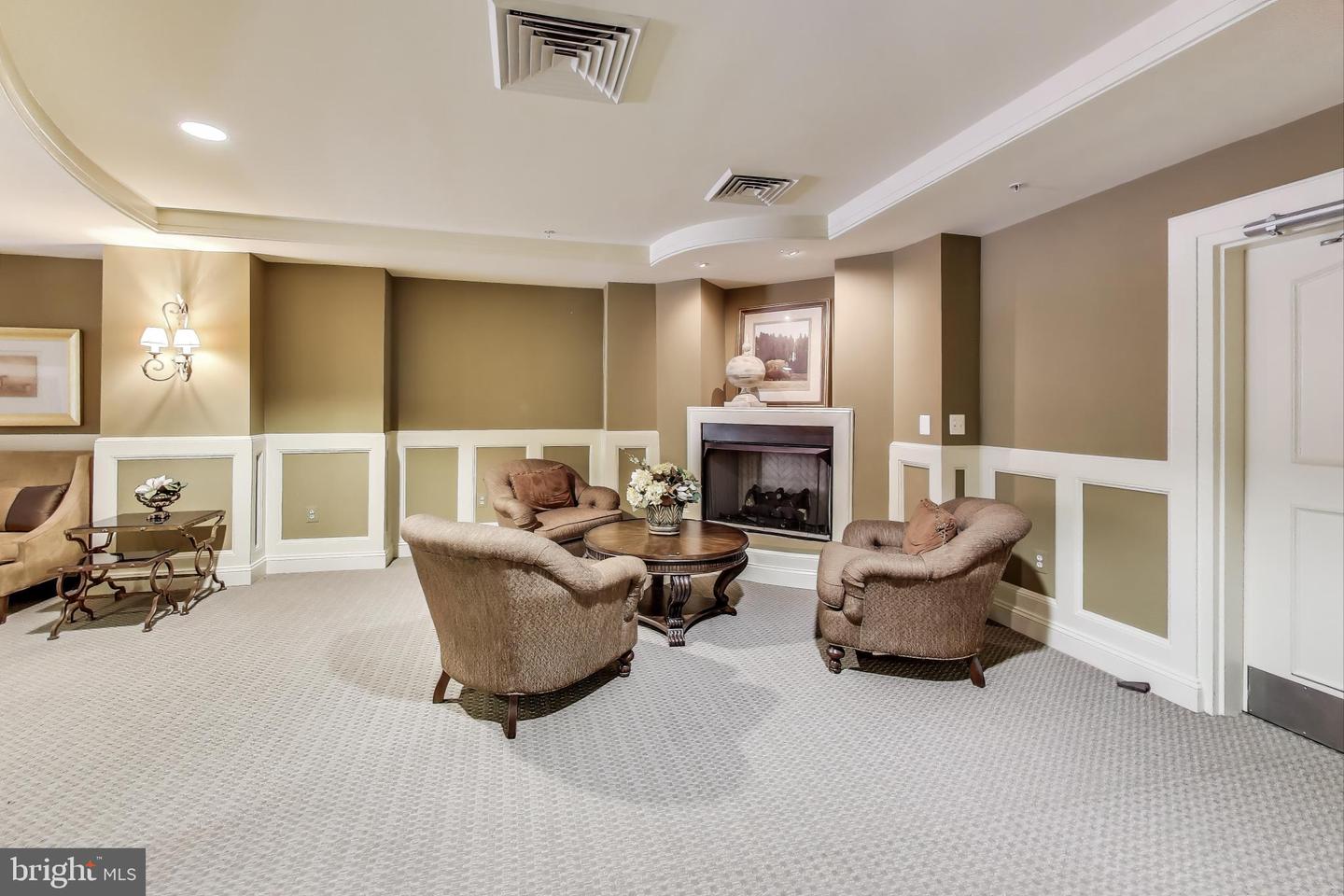 1781 CHAIN BRIDGE RD #402, MCLEAN, Virginia 22102, 2 Bedrooms Bedrooms, 6 Rooms Rooms,2 BathroomsBathrooms,Residential,For sale,1781 CHAIN BRIDGE RD #402,VAFX2262520 MLS # VAFX2262520