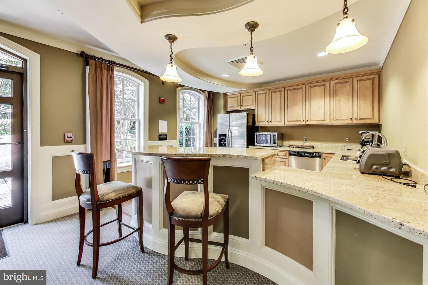 1781 CHAIN BRIDGE RD #402, MCLEAN, Virginia 22102, 2 Bedrooms Bedrooms, 6 Rooms Rooms,2 BathroomsBathrooms,Residential,For sale,1781 CHAIN BRIDGE RD #402,VAFX2262520 MLS # VAFX2262520
