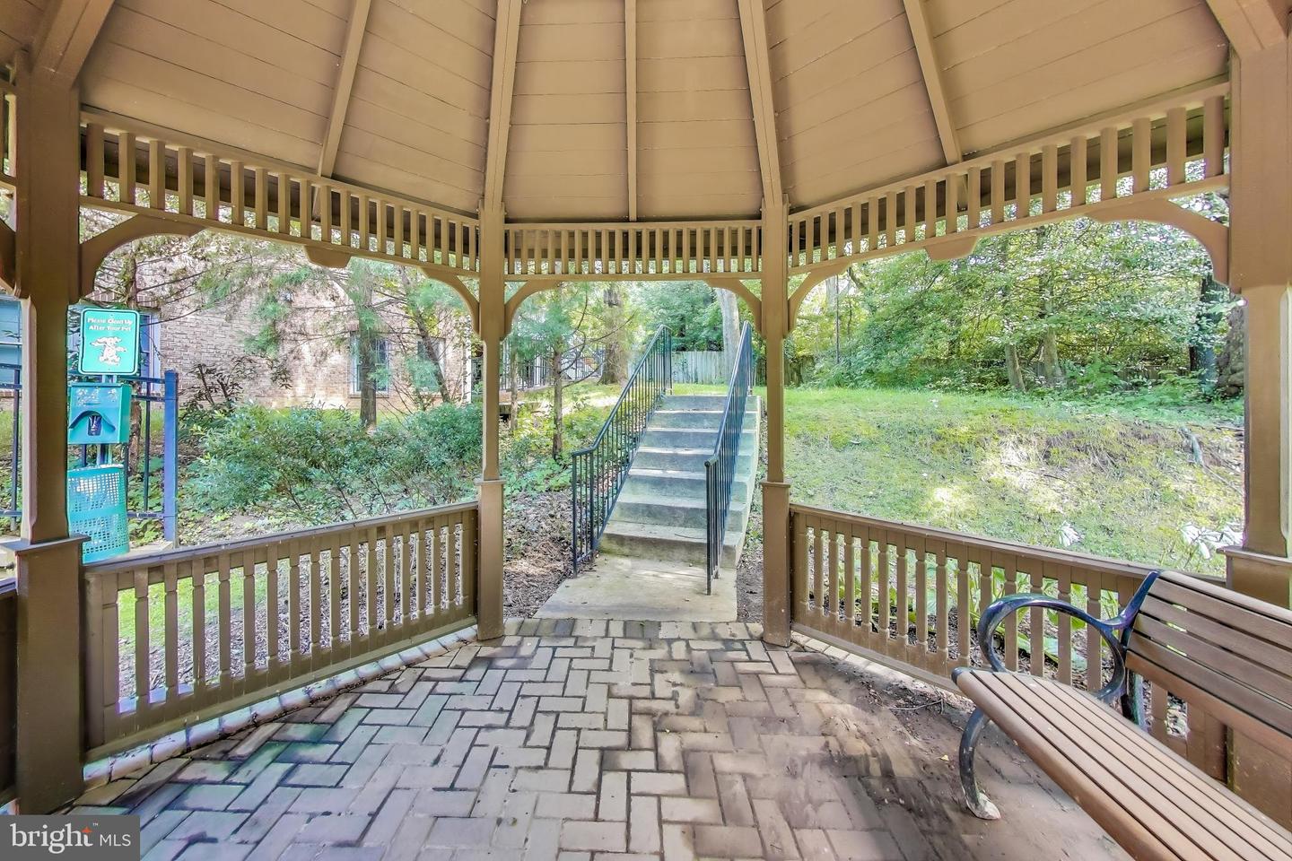 1781 CHAIN BRIDGE RD #402, MCLEAN, Virginia 22102, 2 Bedrooms Bedrooms, 6 Rooms Rooms,2 BathroomsBathrooms,Residential,For sale,1781 CHAIN BRIDGE RD #402,VAFX2262520 MLS # VAFX2262520