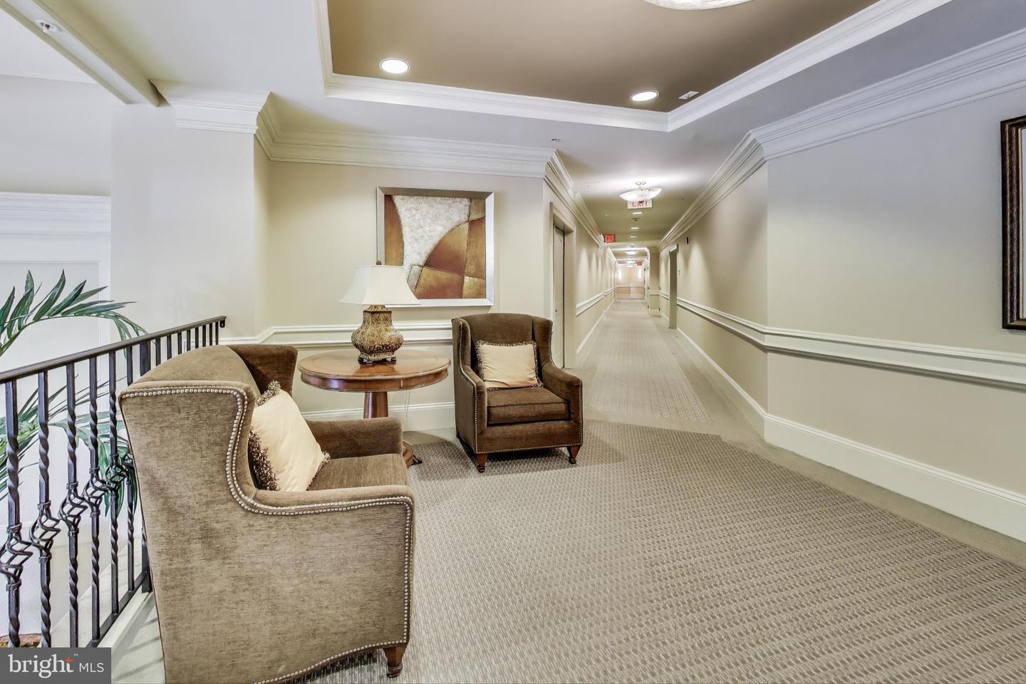 1781 CHAIN BRIDGE RD #402, MCLEAN, Virginia 22102, 2 Bedrooms Bedrooms, 6 Rooms Rooms,2 BathroomsBathrooms,Residential,For sale,1781 CHAIN BRIDGE RD #402,VAFX2262520 MLS # VAFX2262520