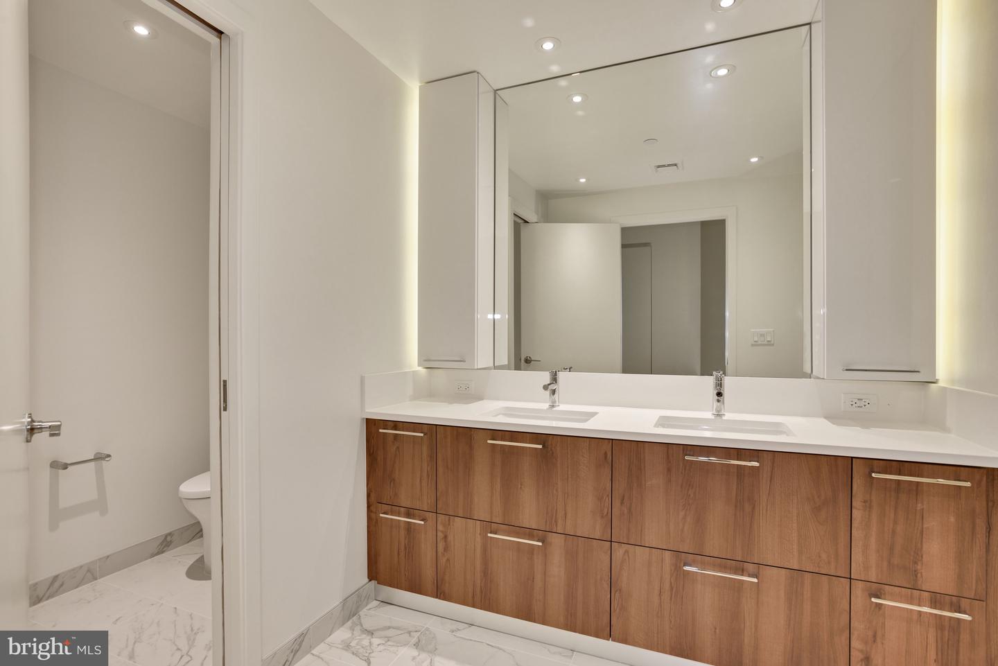 1650 SILVER HILL DR #2201, MCLEAN, Virginia 22102, 2 Bedrooms Bedrooms, ,2 BathroomsBathrooms,Residential,For sale,1650 SILVER HILL DR #2201,VAFX2262596 MLS # VAFX2262596