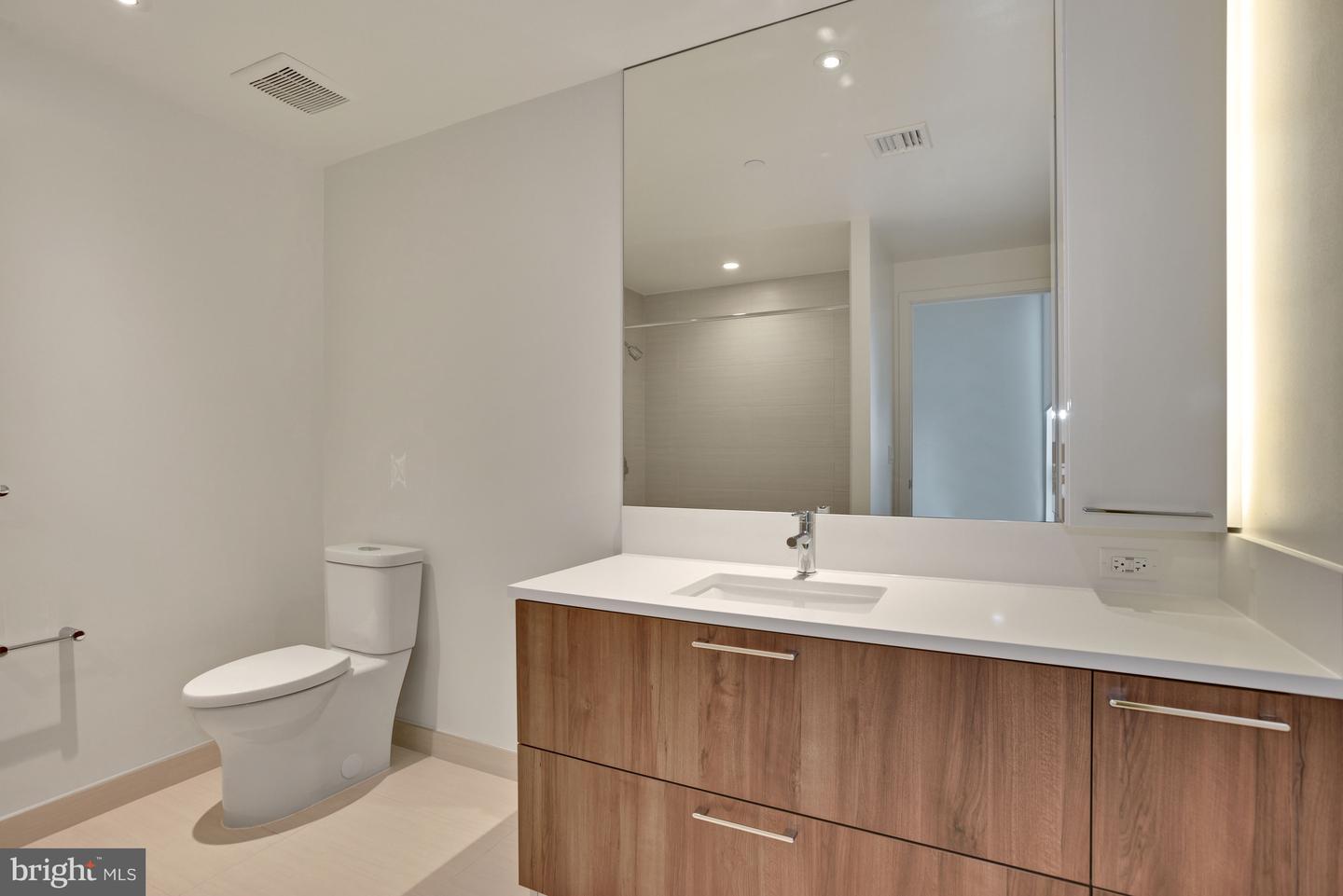 1650 SILVER HILL DR #2201, MCLEAN, Virginia 22102, 2 Bedrooms Bedrooms, ,2 BathroomsBathrooms,Residential,For sale,1650 SILVER HILL DR #2201,VAFX2262596 MLS # VAFX2262596