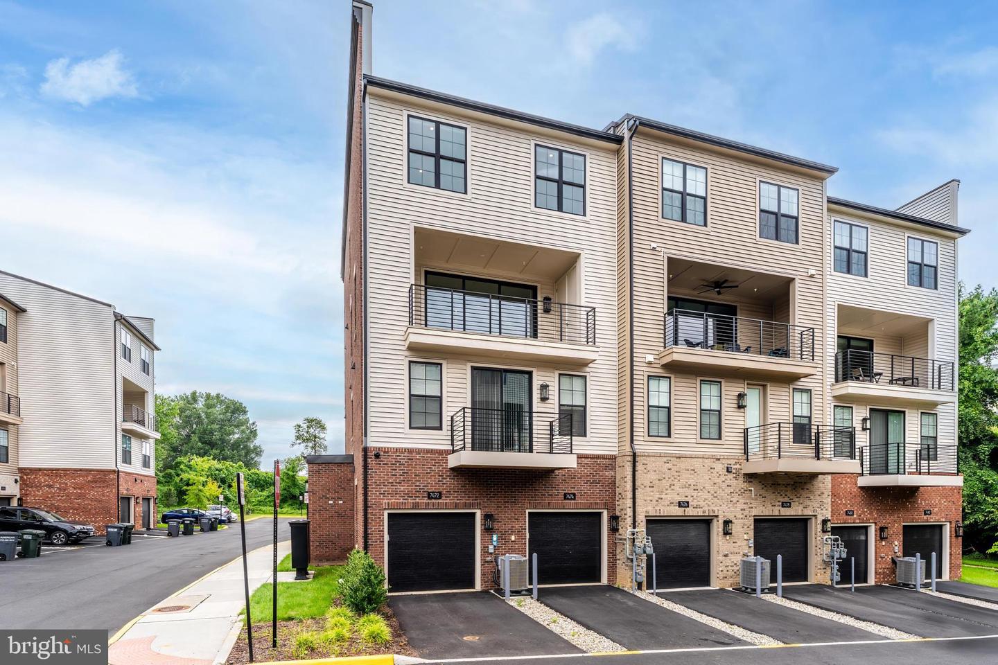7474 BACKETT WOOD TER, MCLEAN, Virginia 22102, 3 Bedrooms Bedrooms, ,2 BathroomsBathrooms,Residential,For sale,7474 BACKETT WOOD TER,VAFX2262664 MLS # VAFX2262664